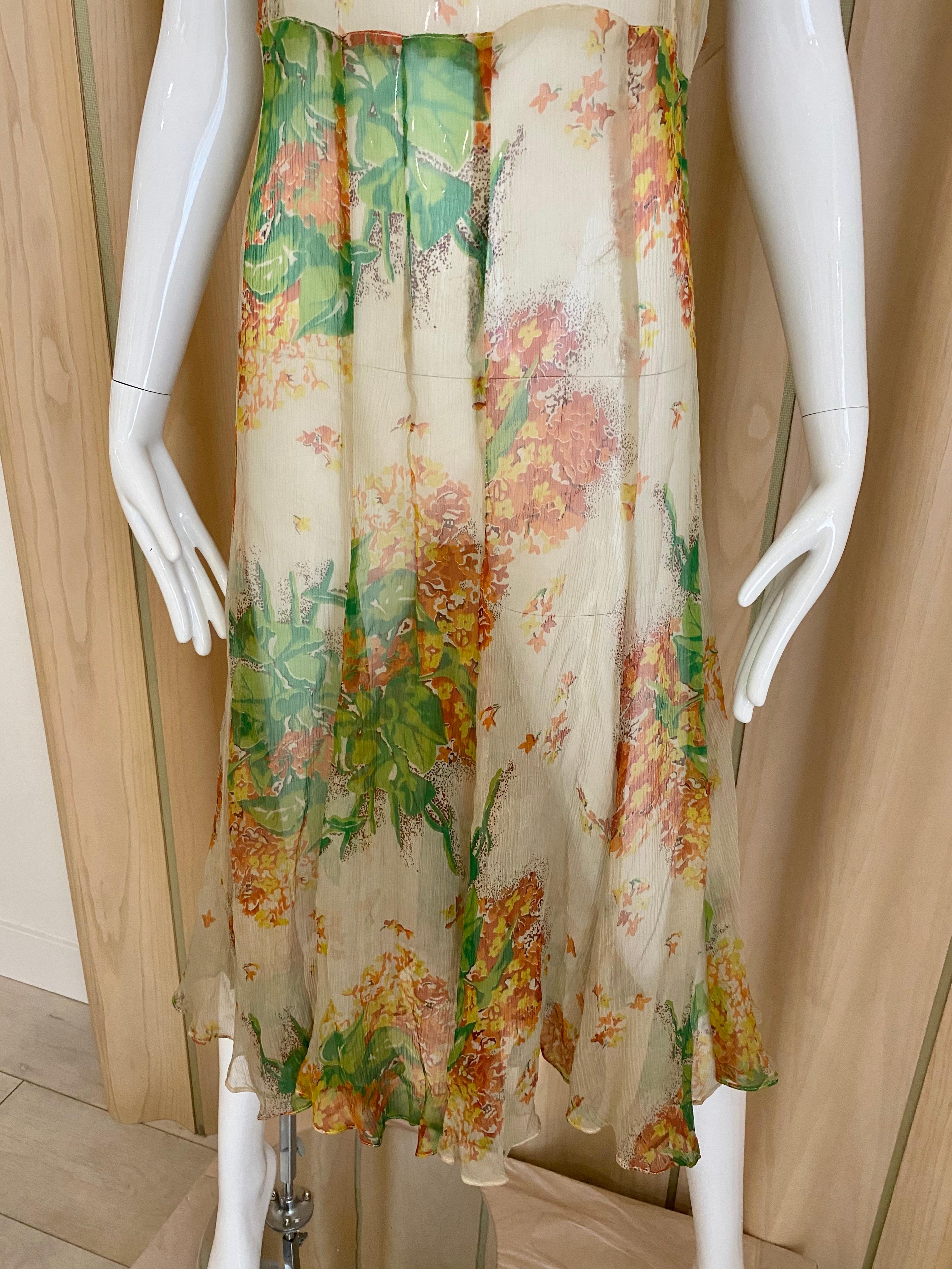  Robe de jour en mousseline de soie à imprimé floral crème et vert des années 1930 Bon état - En vente à Beverly Hills, CA