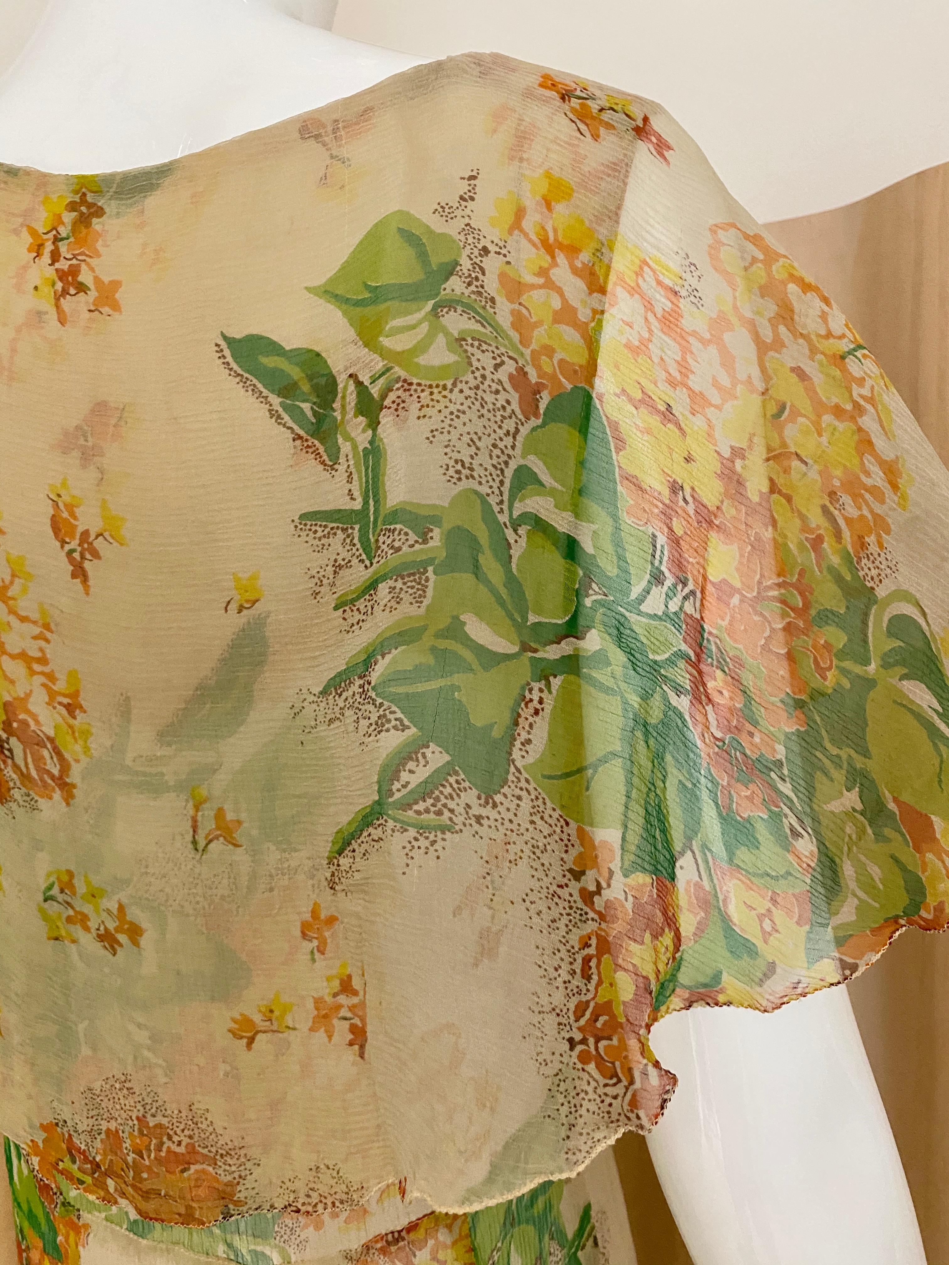  1930s Creme and Green Floral Print Silk Chiffon Day Dress In Good Condition For Sale In Beverly Hills, CA