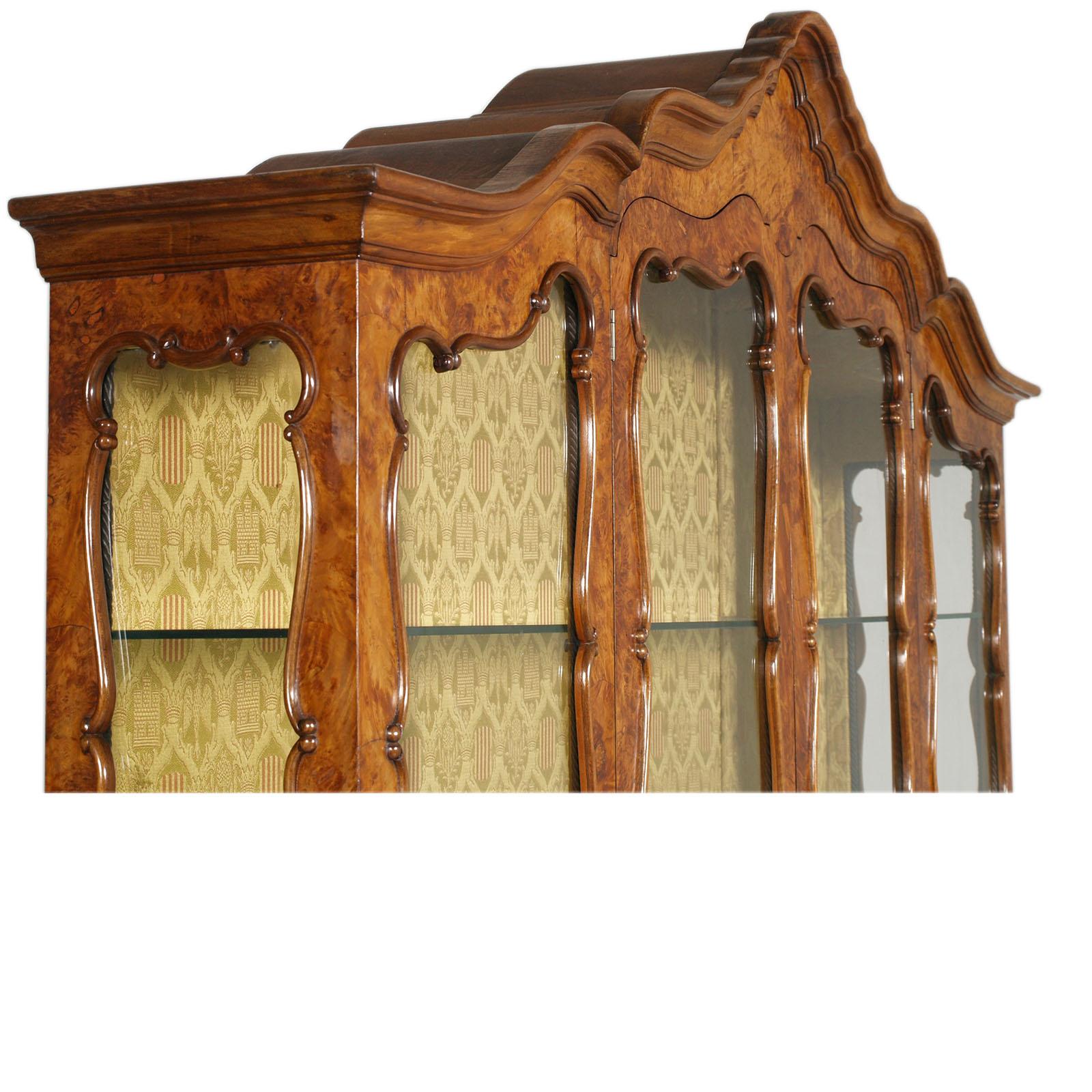 Italian buffet baroque vénitien des années 1930, noyer Ebanisterie de Bassano en vente