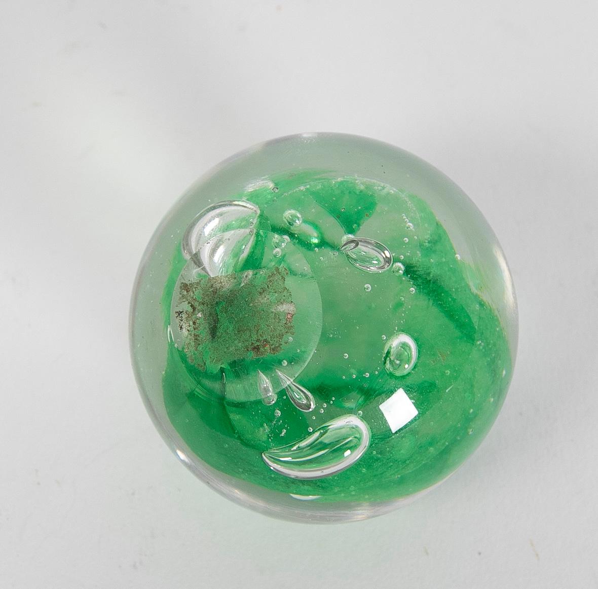 1930s Crystal Paperweight with Decoration Inside with Green Color For Sale 4