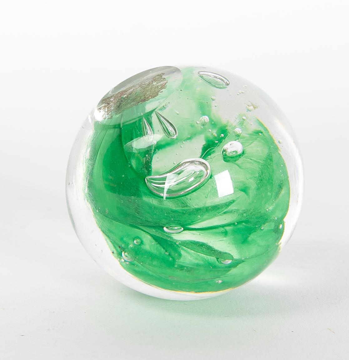 1930s Crystal Paperweight with Decoration Inside with Green Color For Sale 5