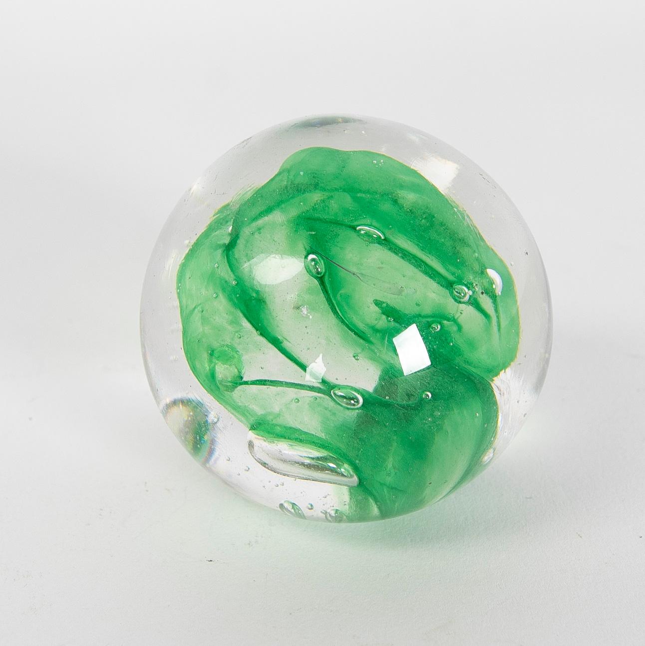 1930s Crystal Paperweight with Decoration Inside with Green Color In Good Condition For Sale In Marbella, ES