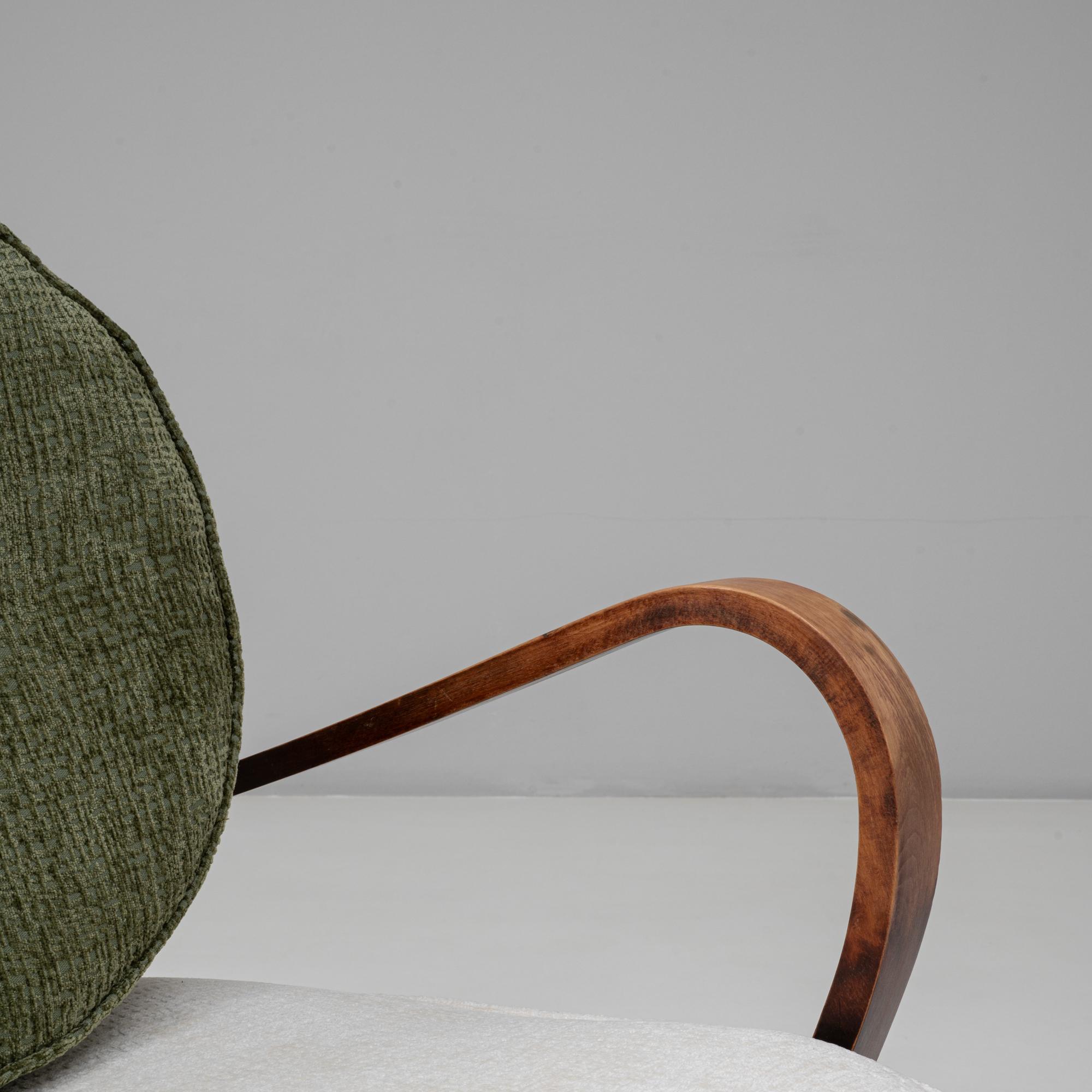 1930s Czech Art Deco Upholstered Armchair With Round Pillow en venta 5