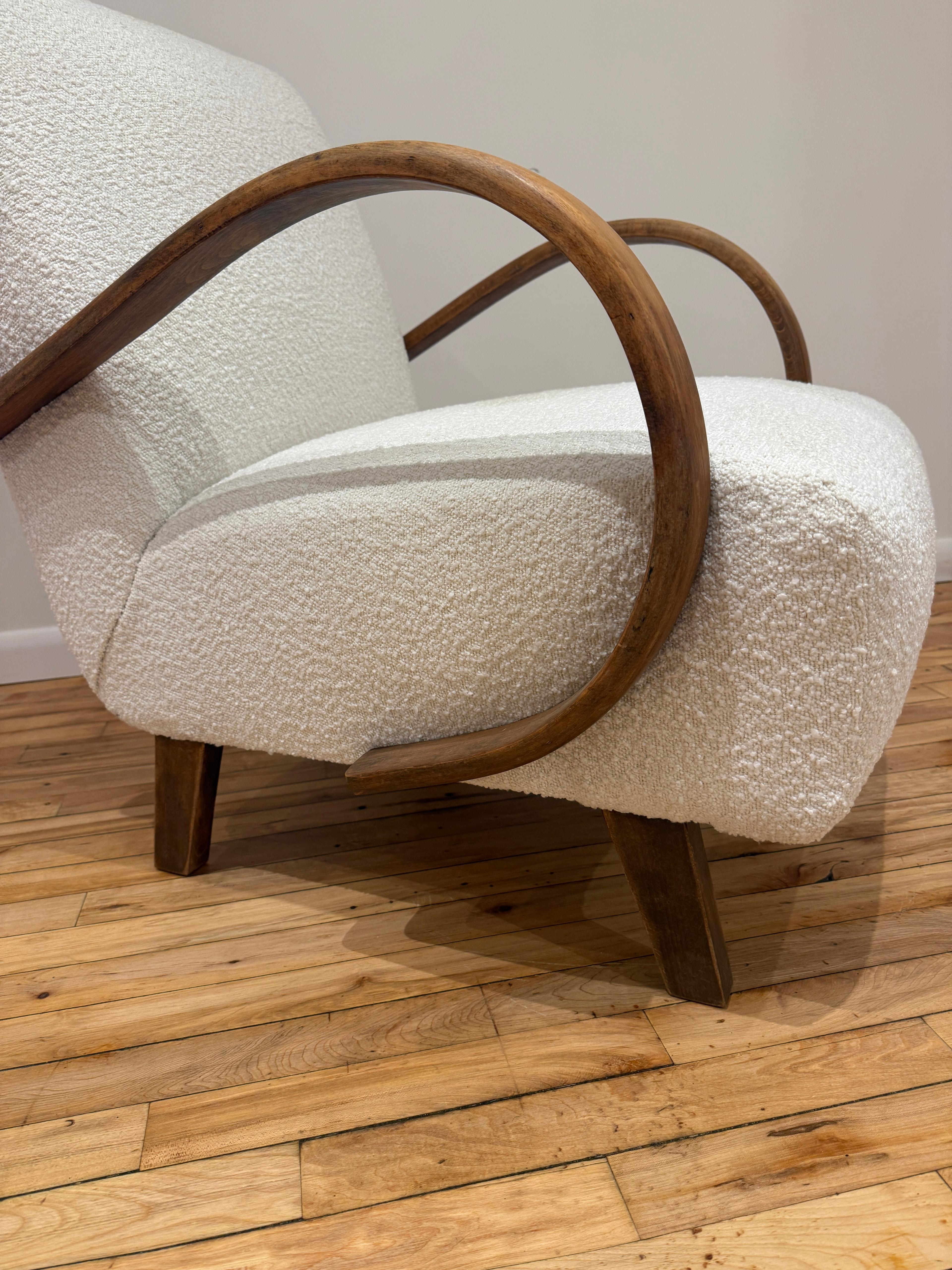 Sillón tapizado checo de los años 1930, por J. Halabala Checo en venta