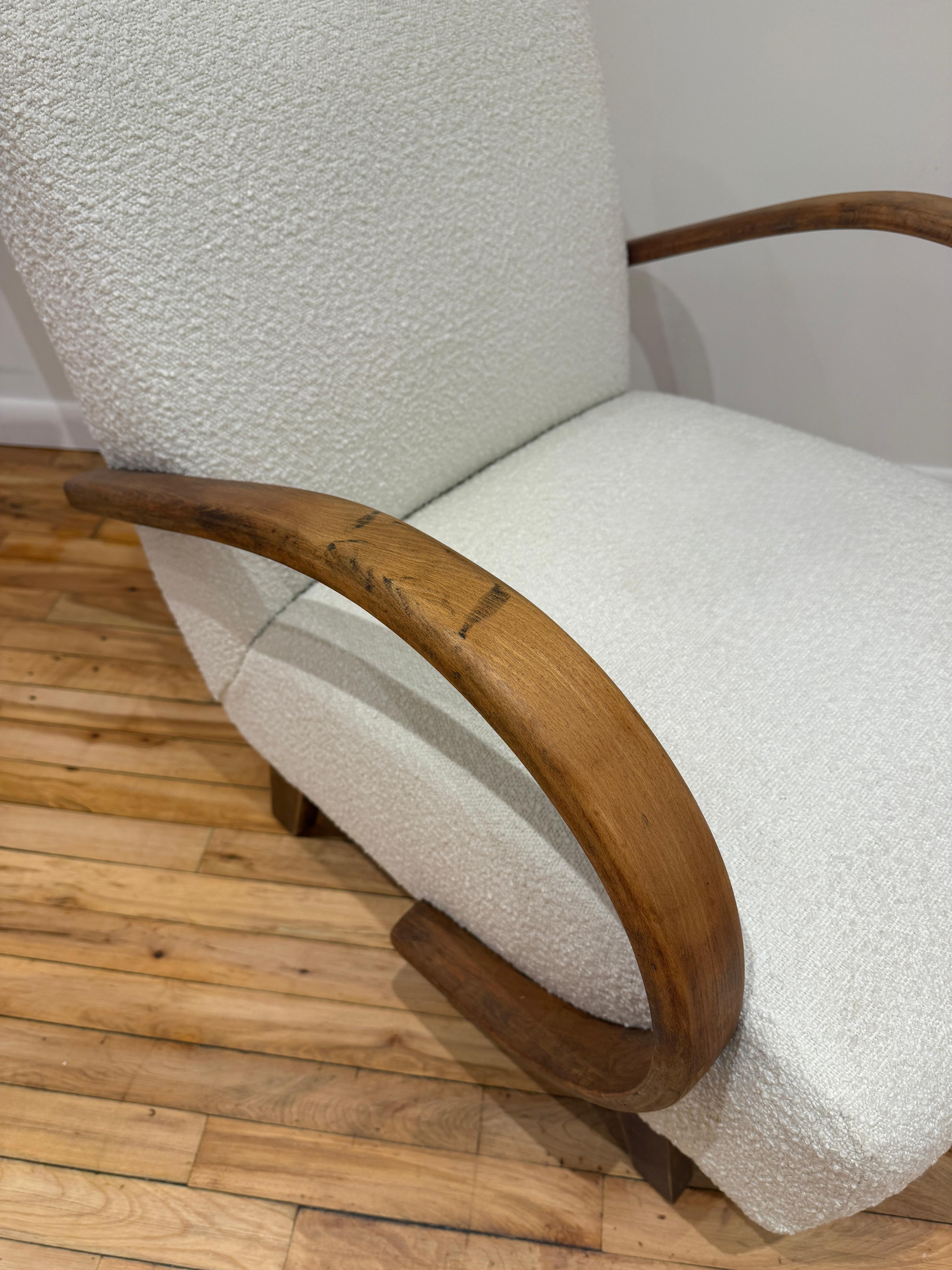 Sillón tapizado checo de los años 1930, por J. Halabala en venta 1