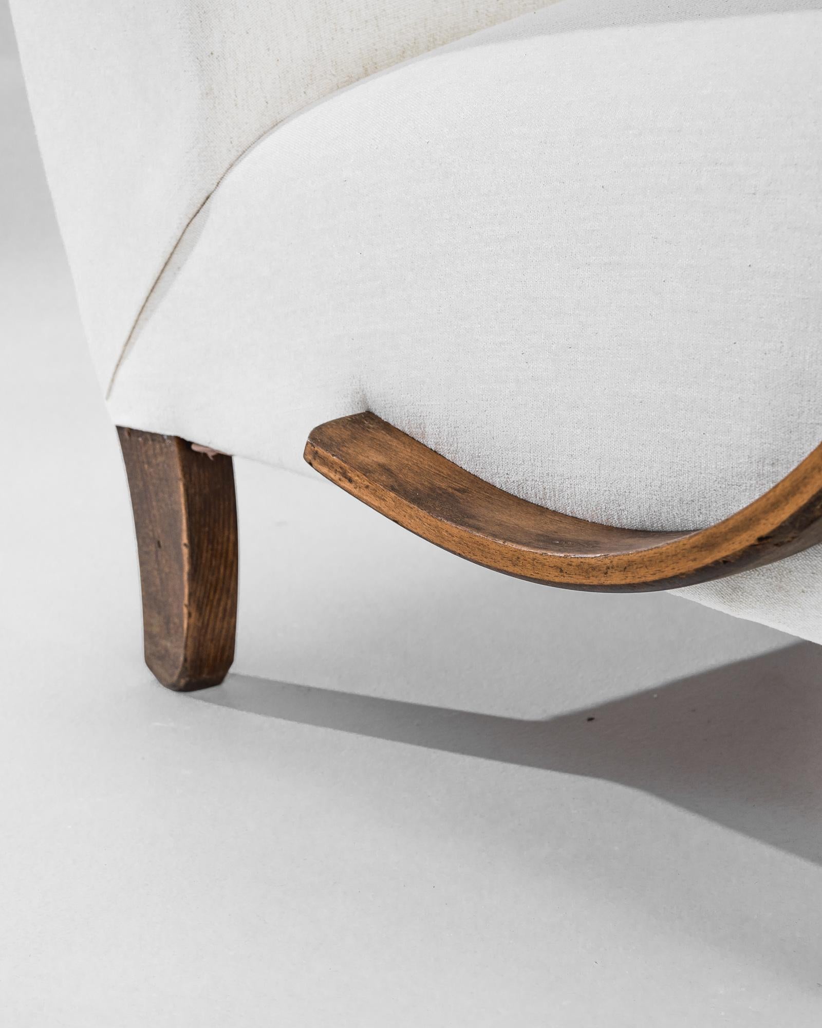 Tchèque Fauteuil en bois tchèque des années 1930 par J. Halabala en vente