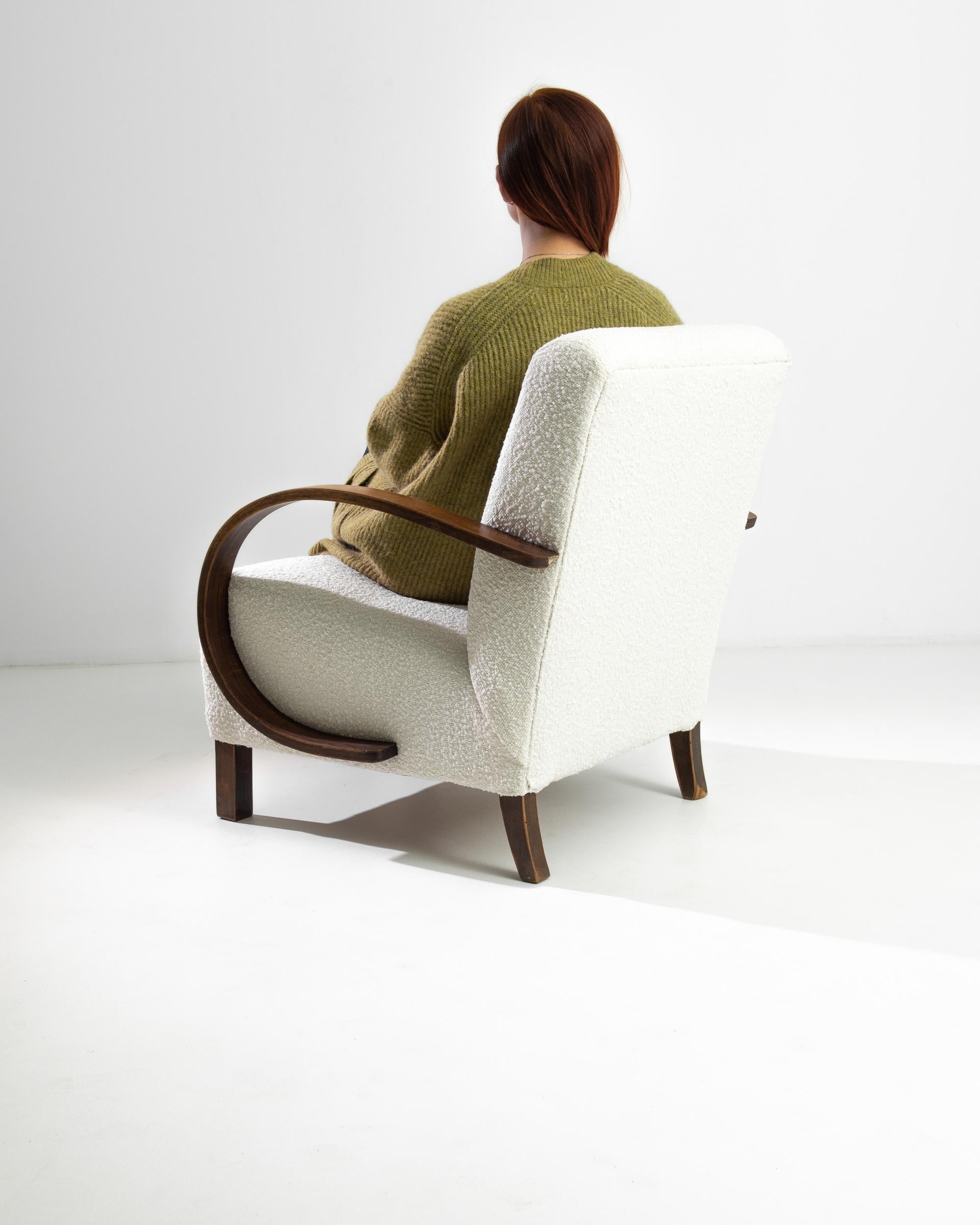 Mid-Century moderno Poltrona ceca in legno del 1930 di J. Halabala