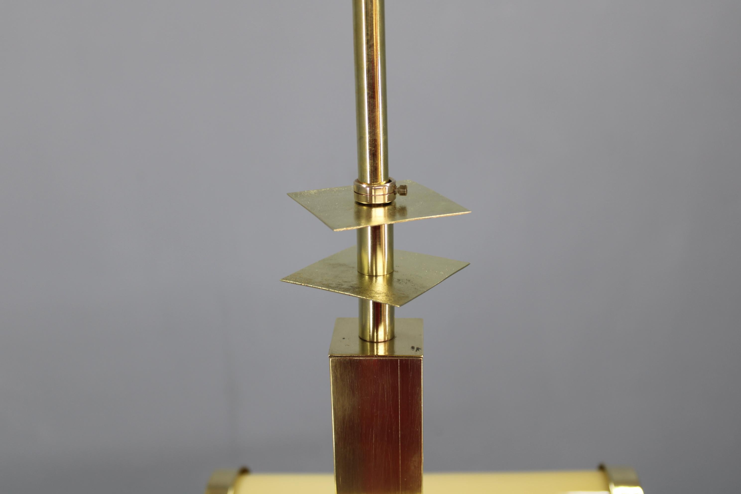 1930s Czechoslovak Art Deco Brass Chandelier with Globe and Opaline Shades in vendita 2