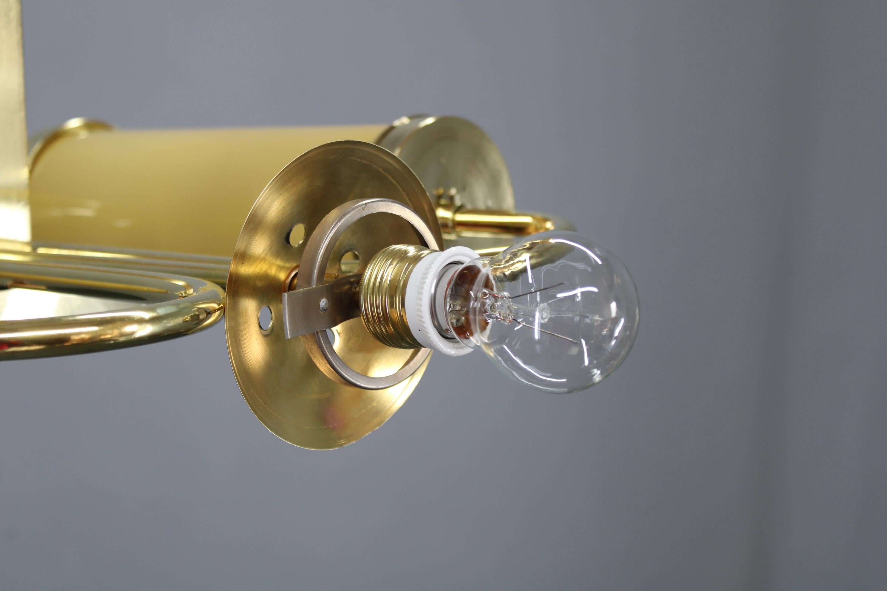 1930s Czechoslovak Art Deco Brass Chandelier with Globe and Opaline Shades in vendita 8