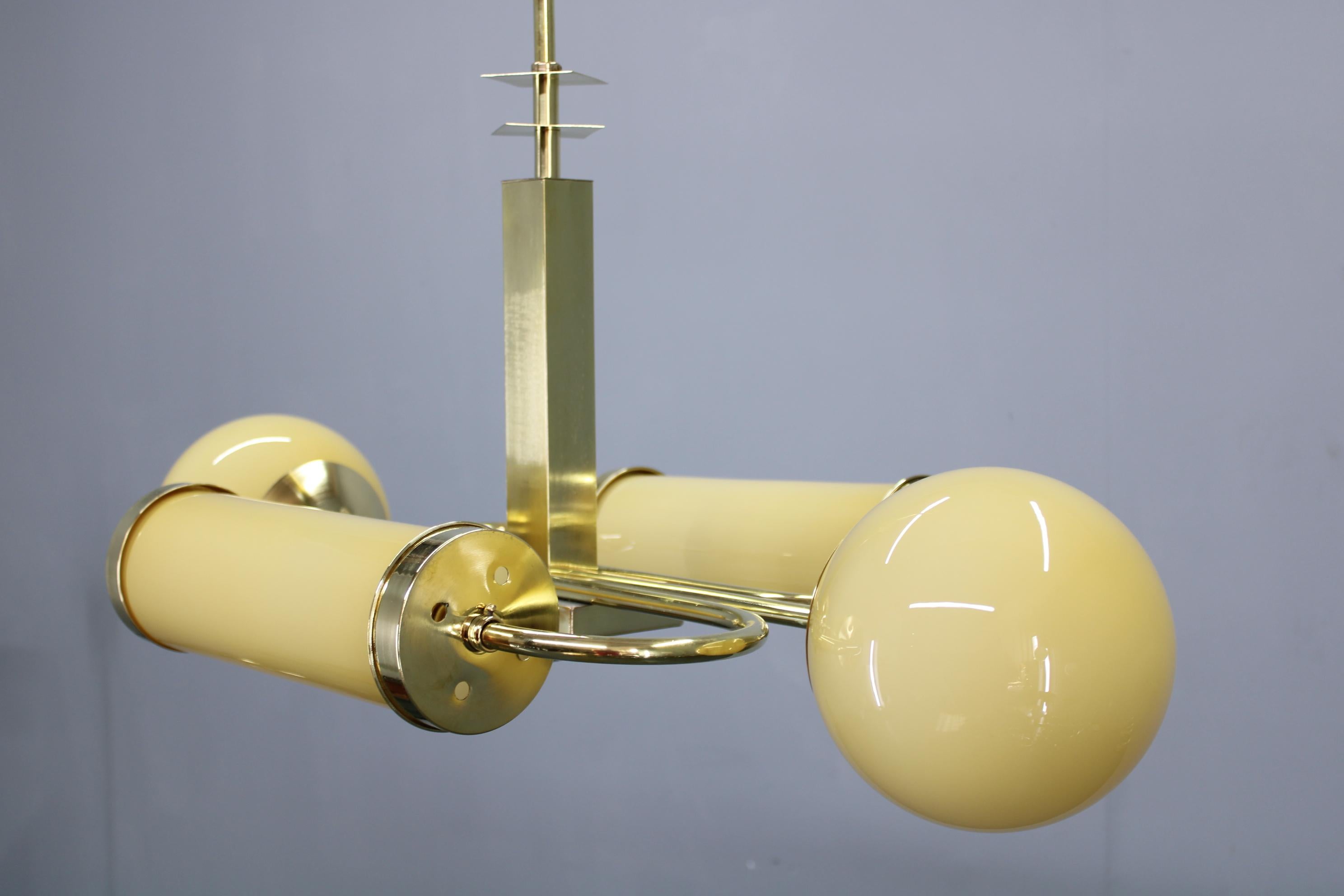 1930s Czechoslovak Art Deco Brass Chandelier with Globe and Opaline Shades In condizioni buone in vendita a Praha, CZ