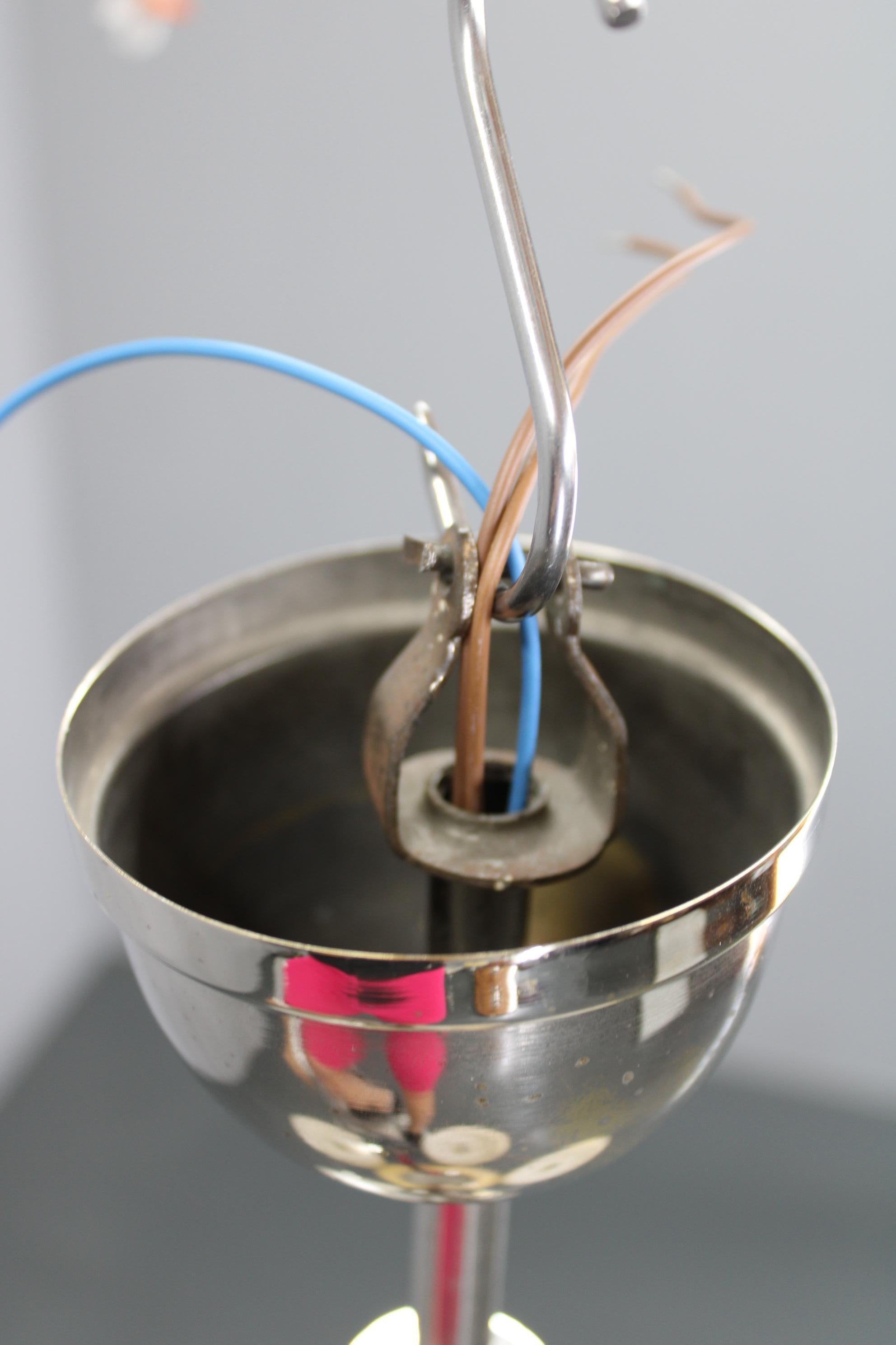 1930s Czechoslovak Art Deco Chrome Chandelier with Five Opaline Beige–Cream Glas in vendita 2