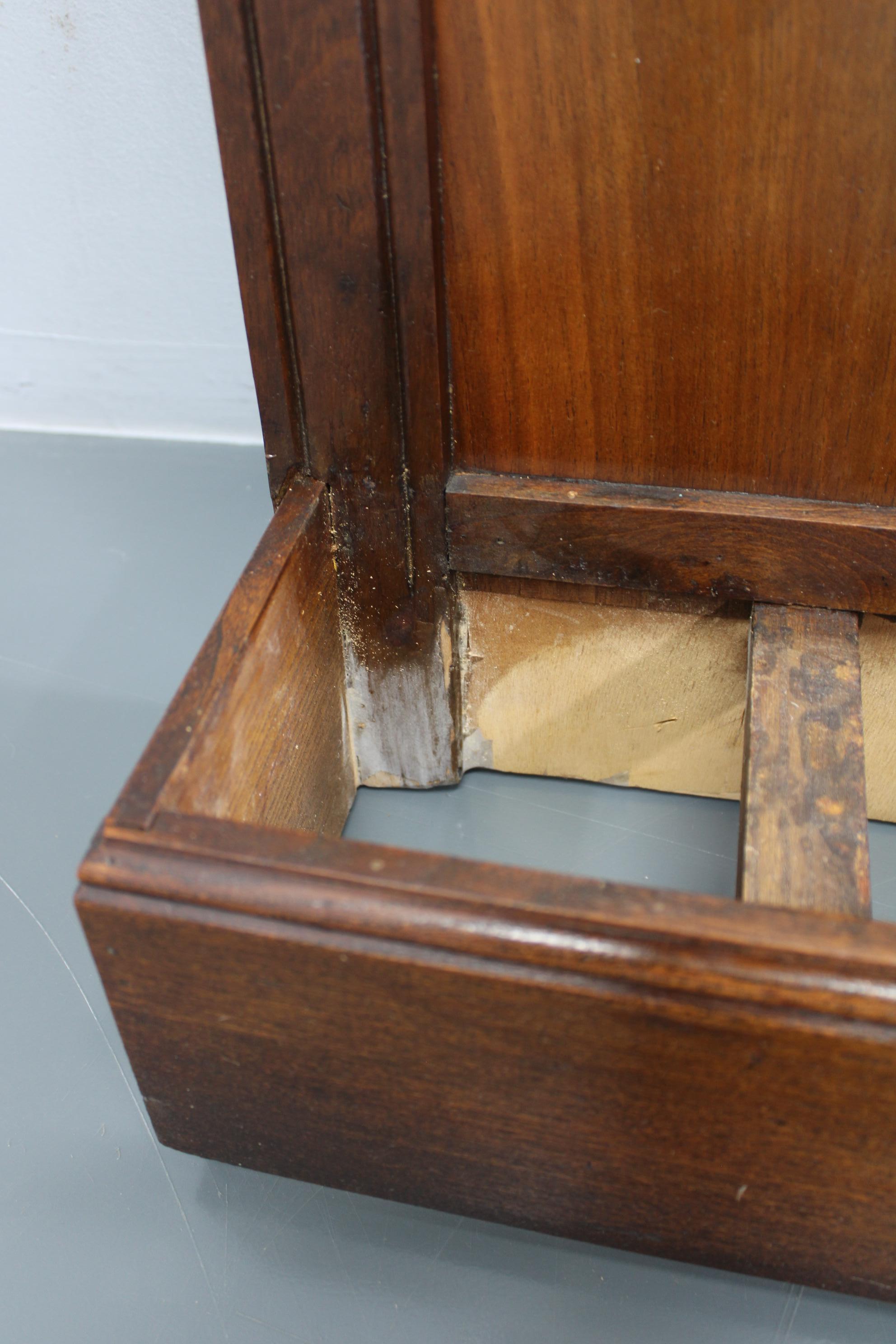 Porte-manteau en noyer avec miroir et porte-parapluie Art Deco Tchécoslovaque des années 1930 en vente 2