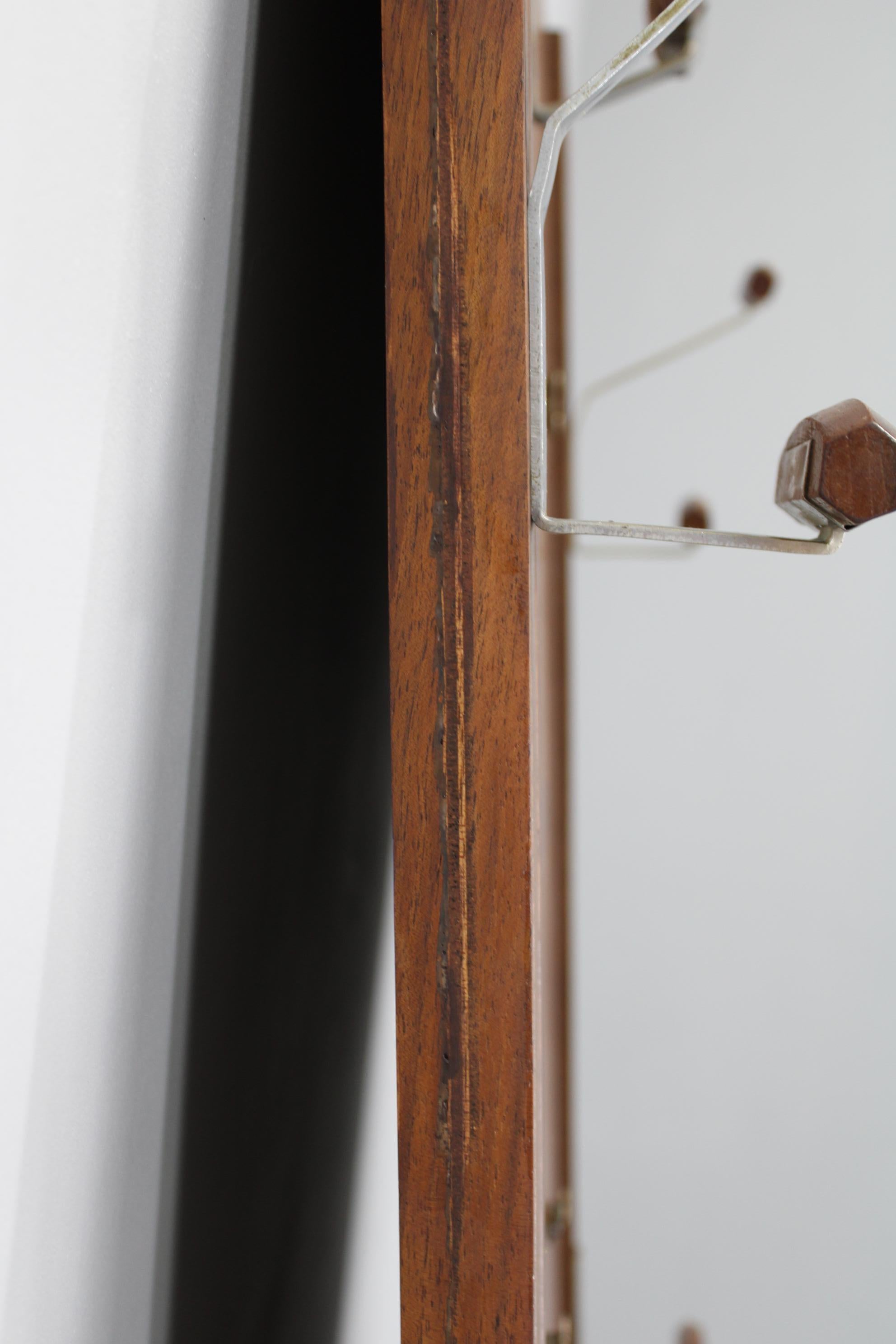 Porte-manteau en noyer avec miroir et porte-parapluie Art Deco Tchécoslovaque des années 1930 en vente 8