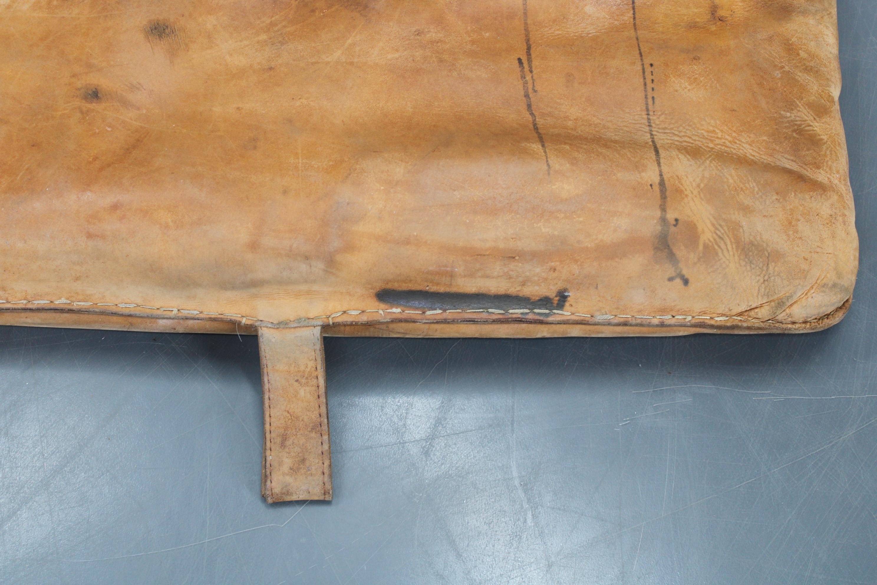 Tapis de gymnastique en cuir épais tchécoslovaque des années 1930, patine d'origine en vente 10