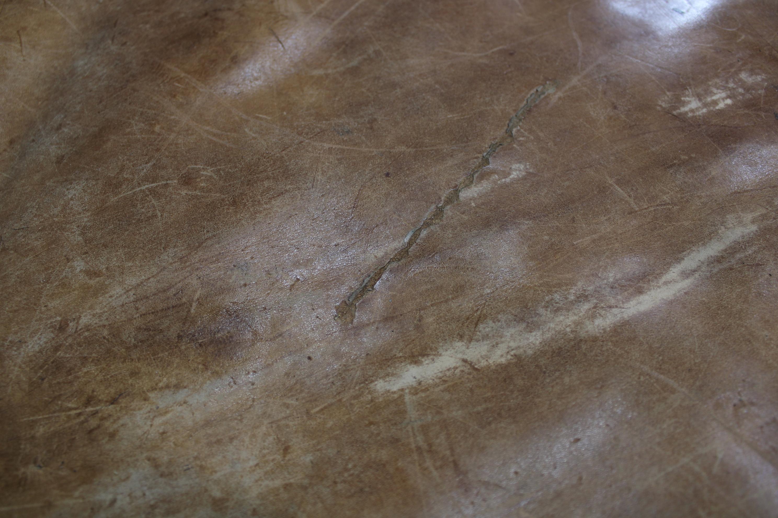 Tapis de gymnastique en cuir épais tchécoslovaque des années 1930, patiné en vente 3