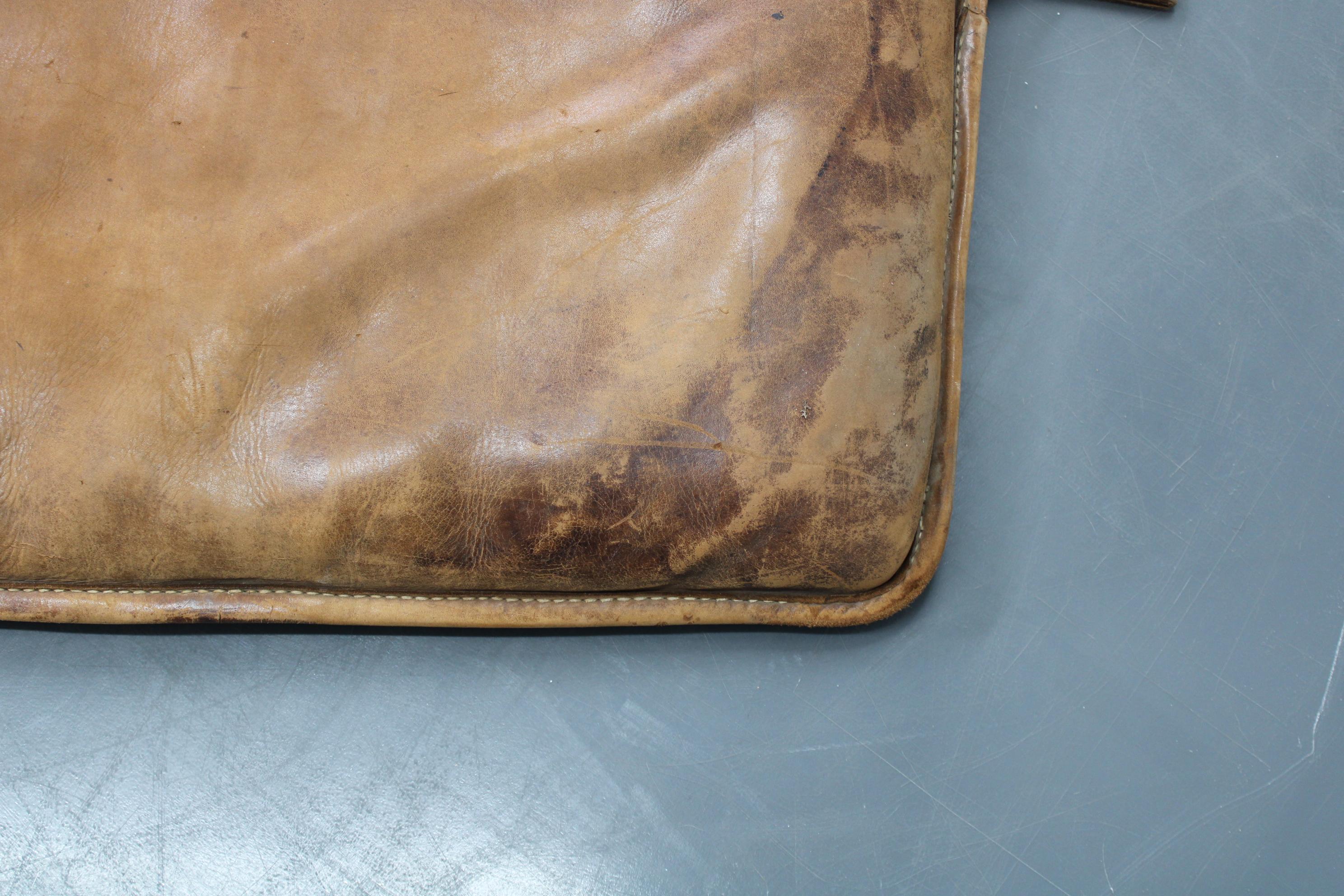 Tapis de gymnastique en cuir épais tchécoslovaque des années 1930, patiné en vente 3