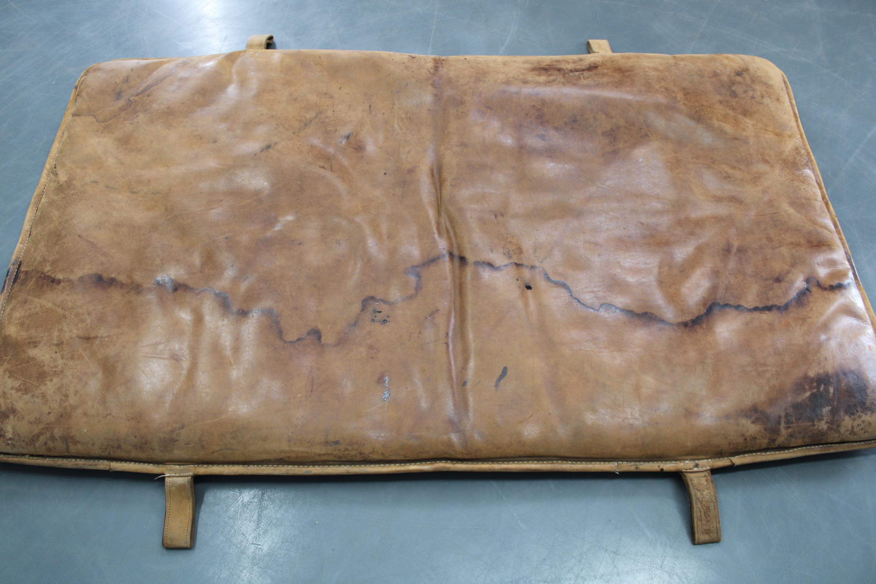 Tapis de gymnastique en cuir épais tchécoslovaque des années 1930, patiné en vente 4
