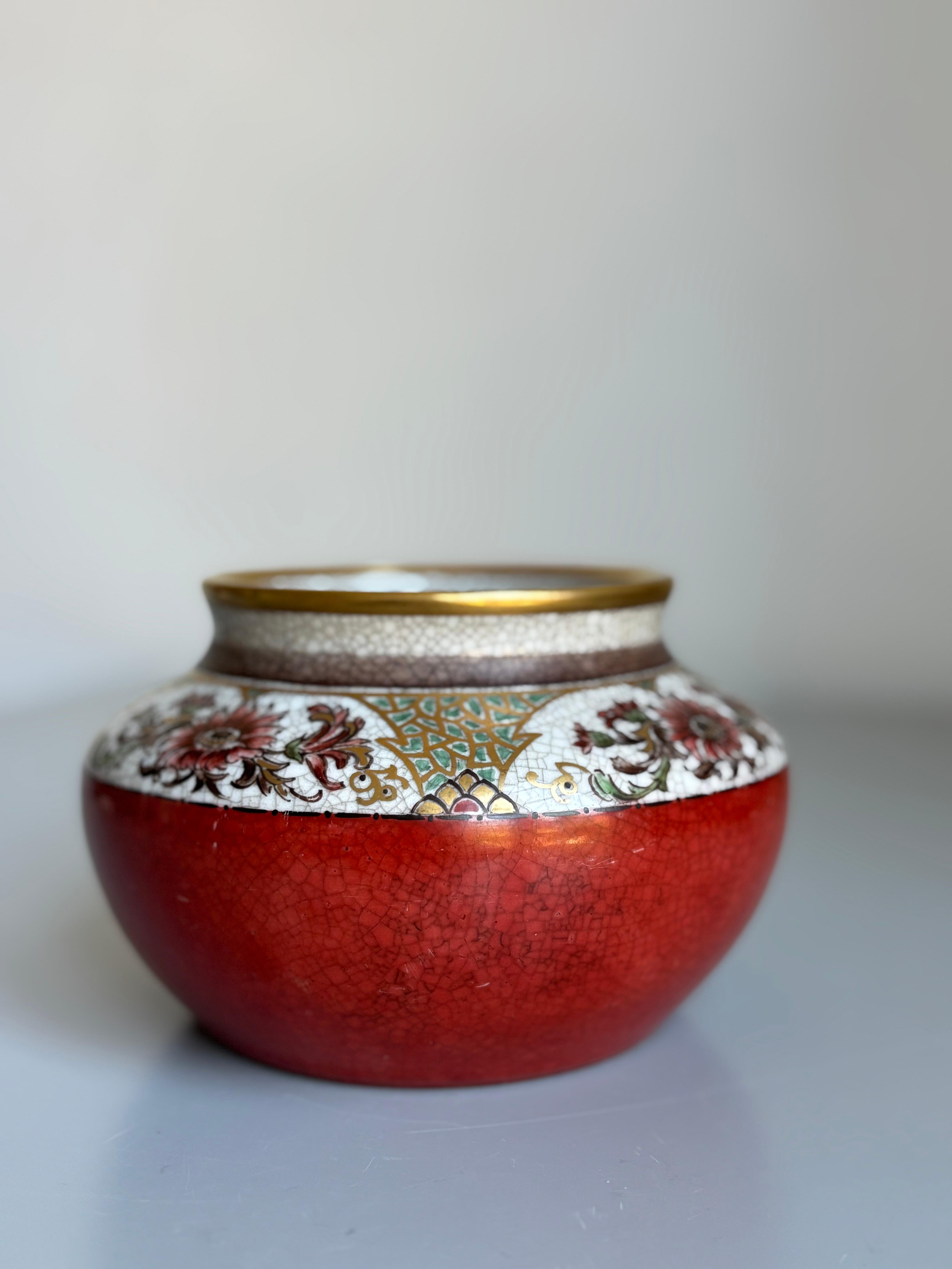 Vase à glaçure craquelée florale rouge brûlé Dahl Jensen des années 1930 Bon état - En vente à Copenhagen, DK