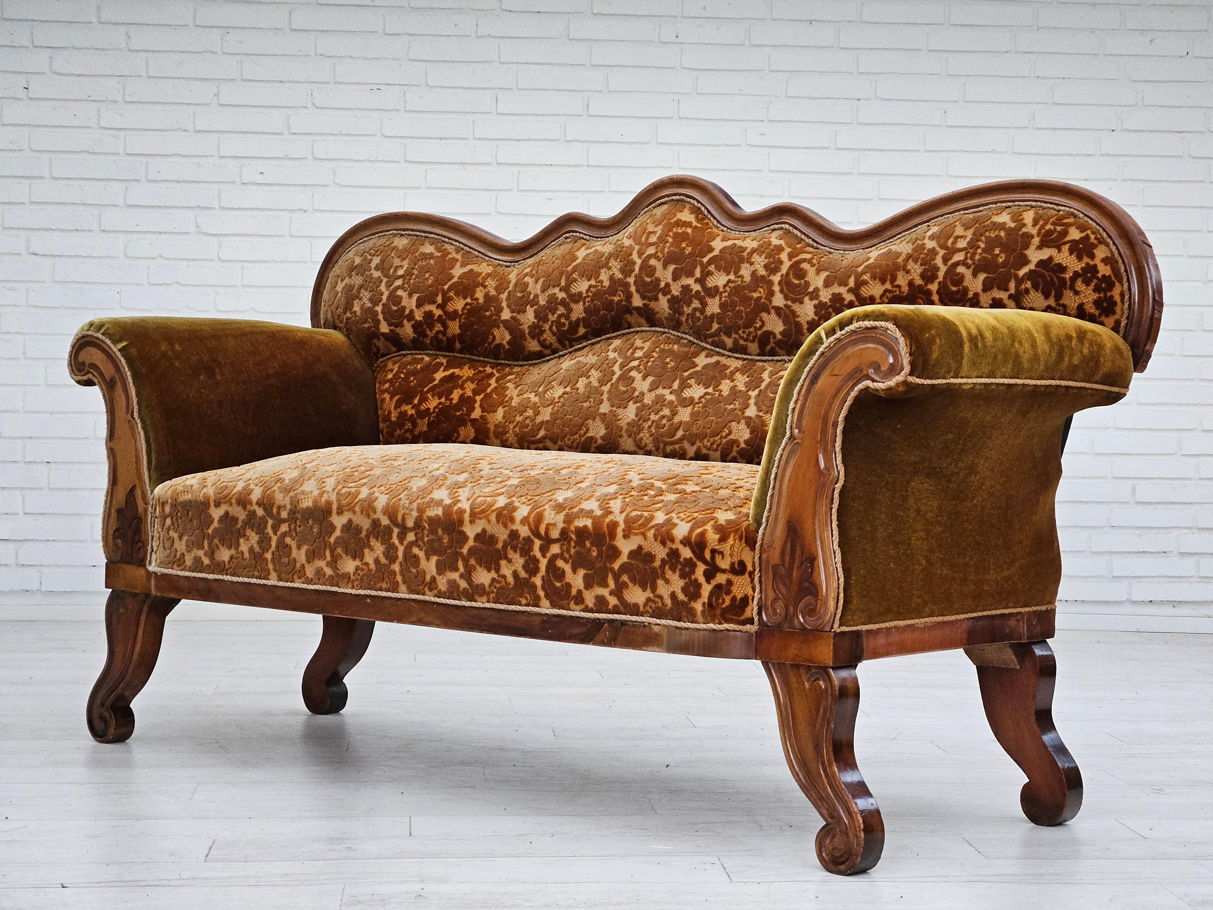 1930s, Danish 2 seater sofa, ash wood, original condition. For Sale 7