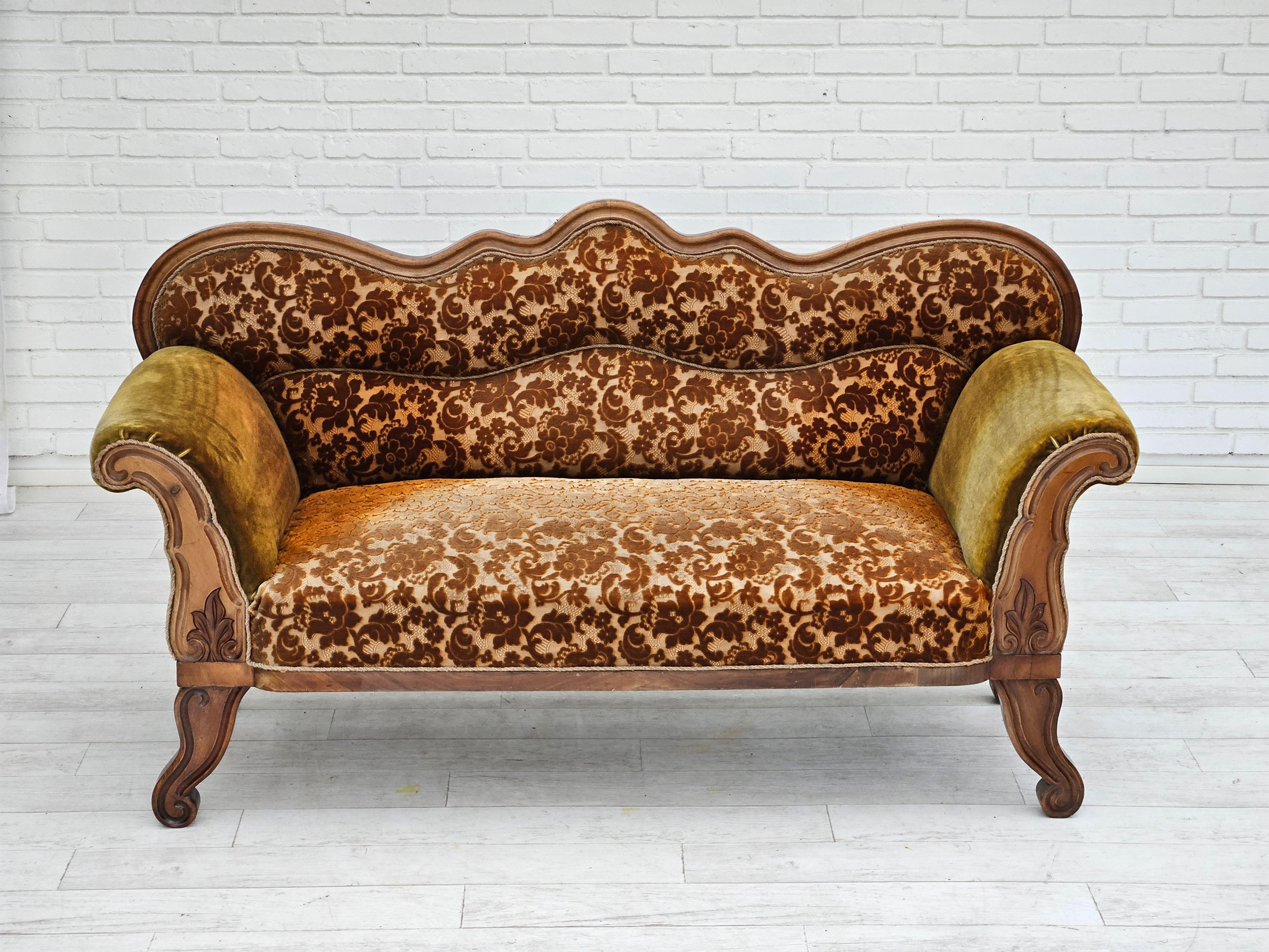 1930s, Danish 2 seater sofa, ash wood, original condition. For Sale 11