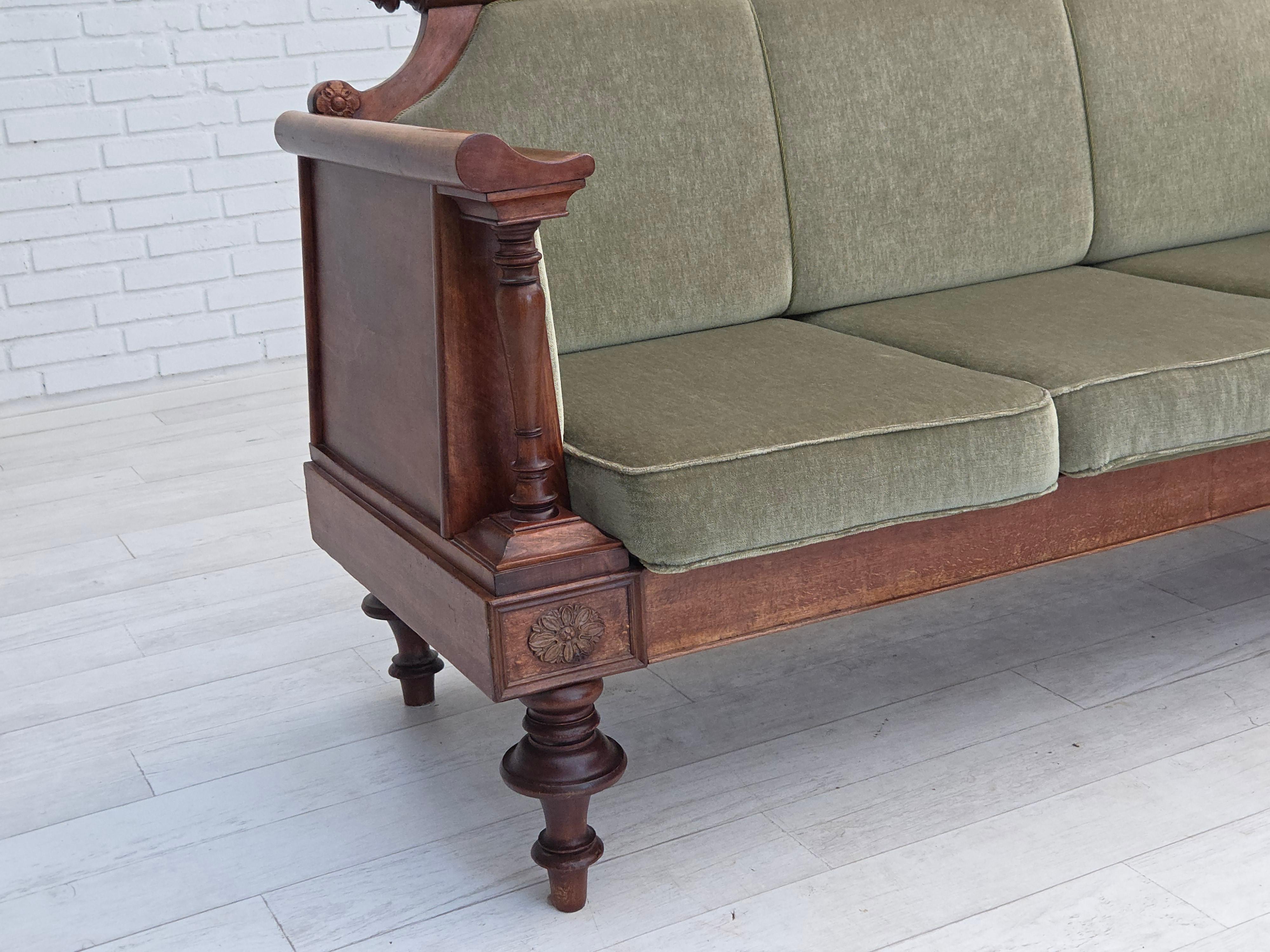 Biedermeier Divano antico danese a 3 posti degli anni '30, arredamento in velluto, legno di frassino, tappezzato. in vendita