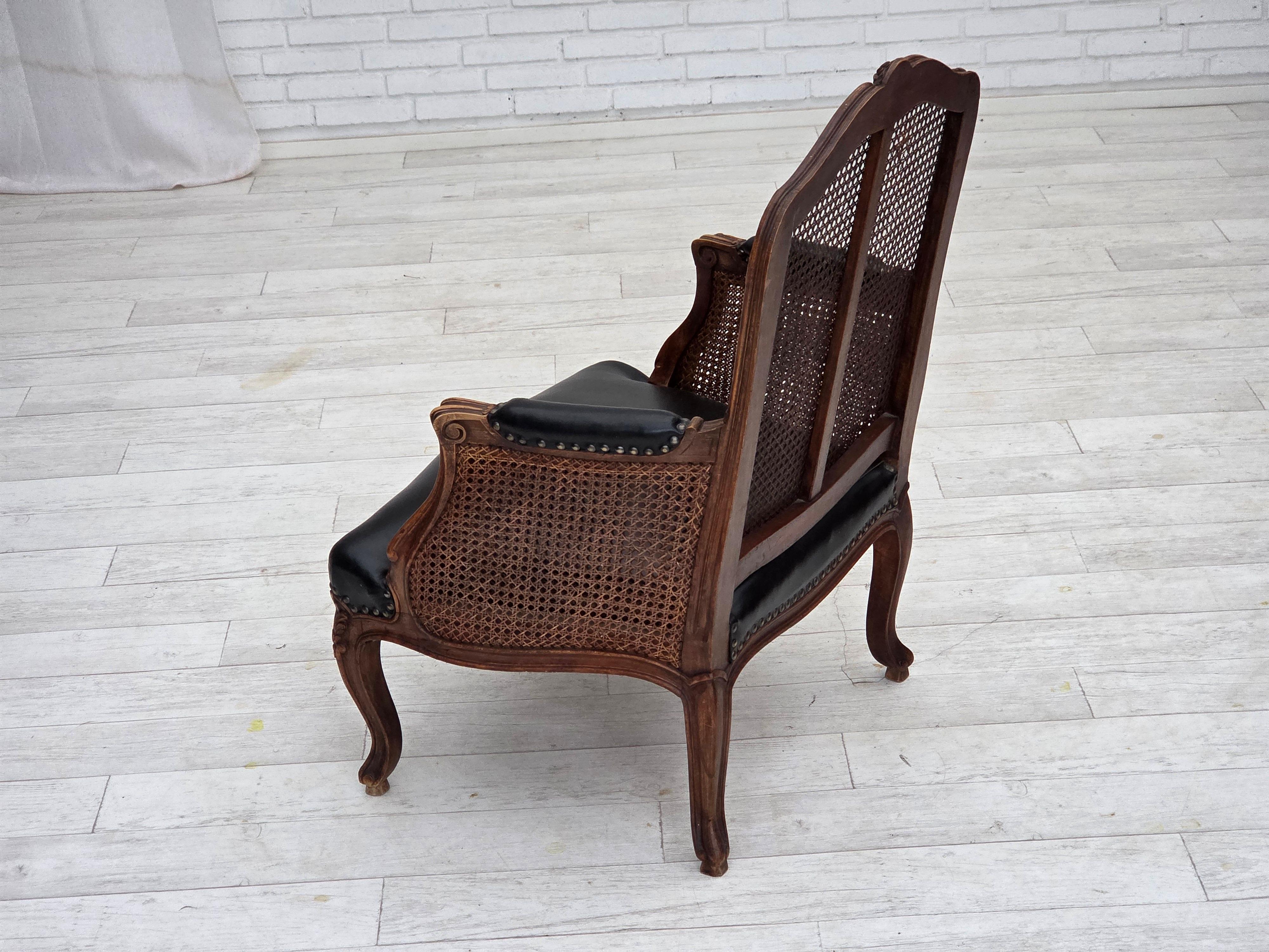 Años 30, sillón danés, cuero, madera de fresno, malla para muebles, retapizado. en venta 6