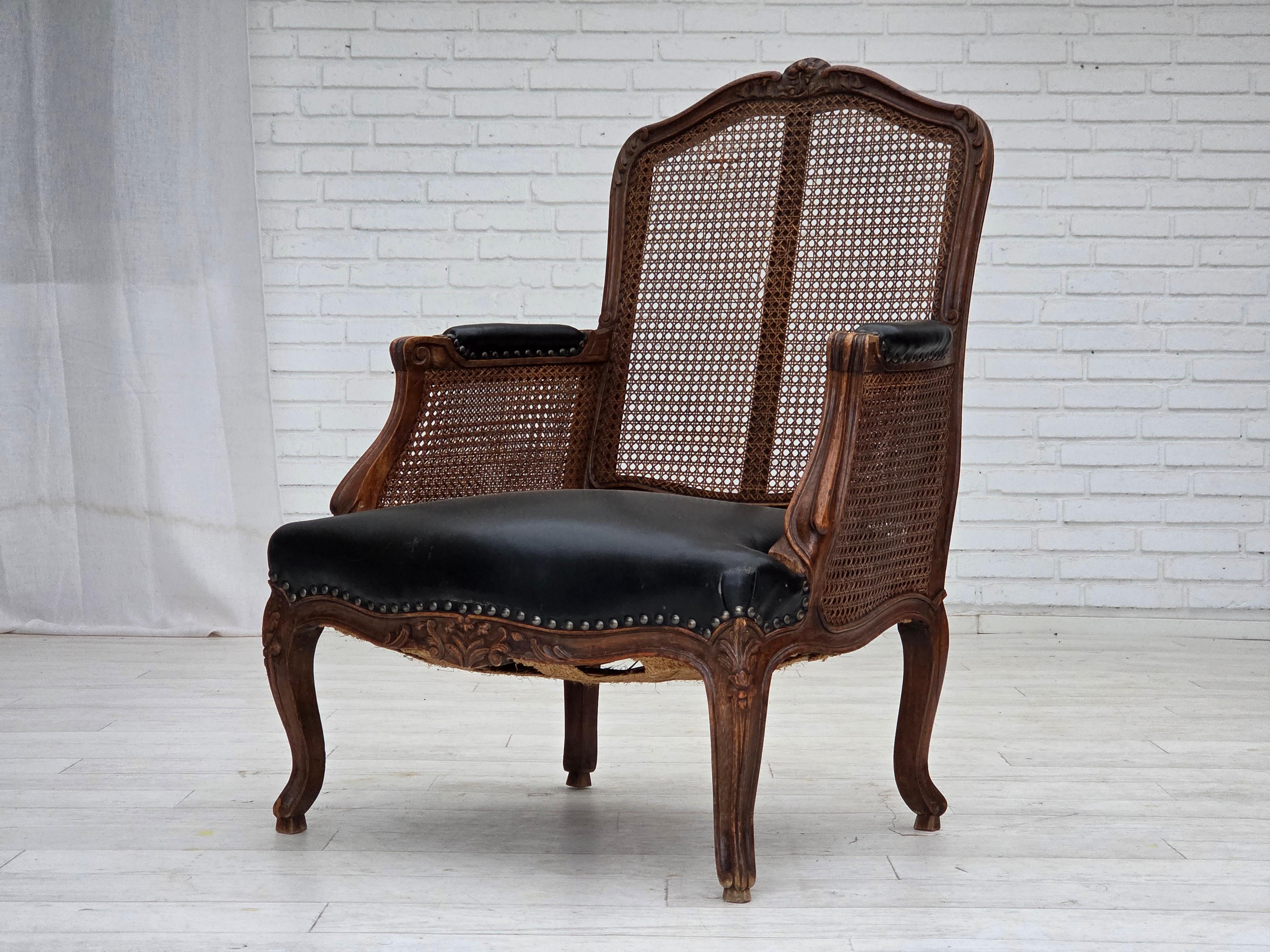 Años 30, sillón danés, cuero, madera de fresno, malla para muebles, retapizado. en venta 9