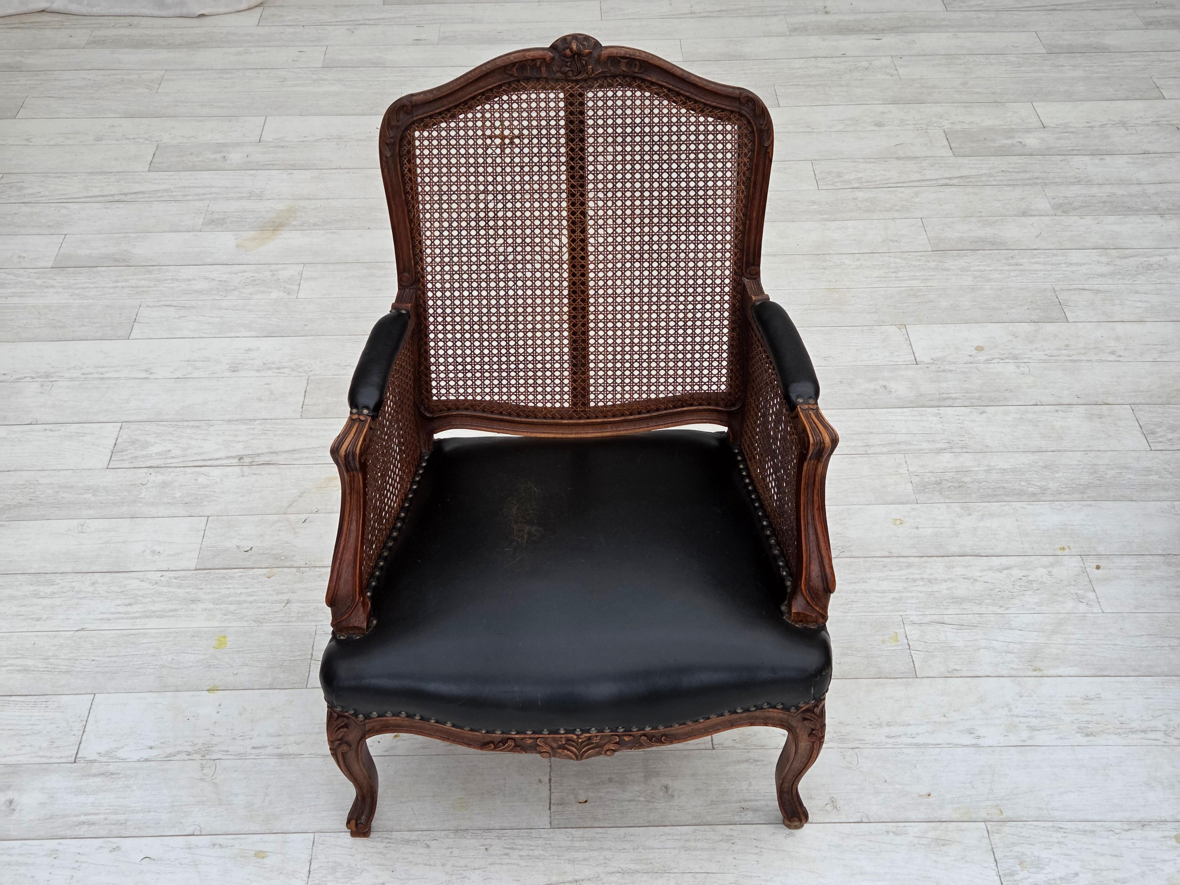 Años 30, sillón danés, cuero, madera de fresno, malla para muebles, retapizado. Danés en venta