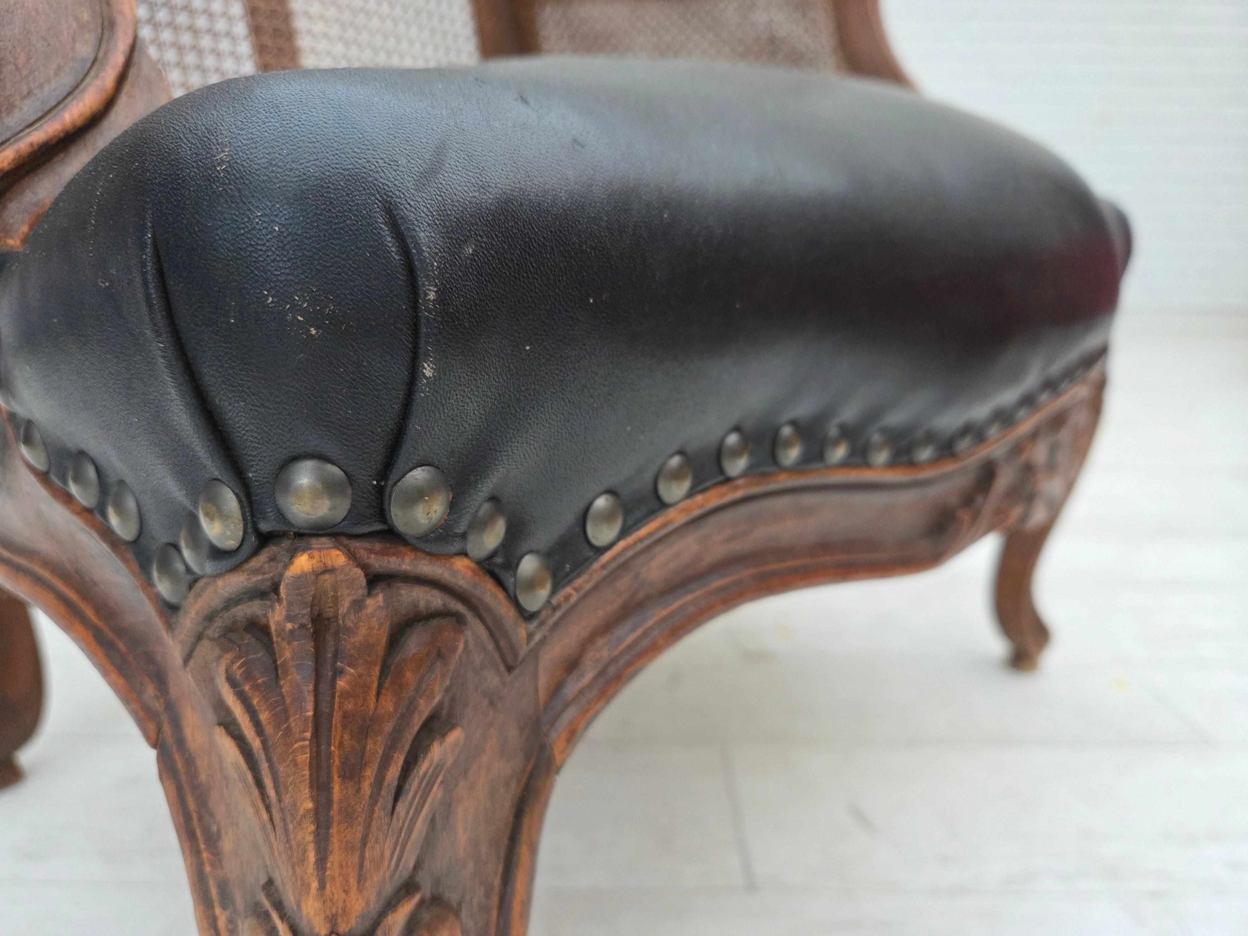 Años 30, sillón danés, cuero, madera de fresno, malla para muebles, retapizado. mediados del siglo XX en venta