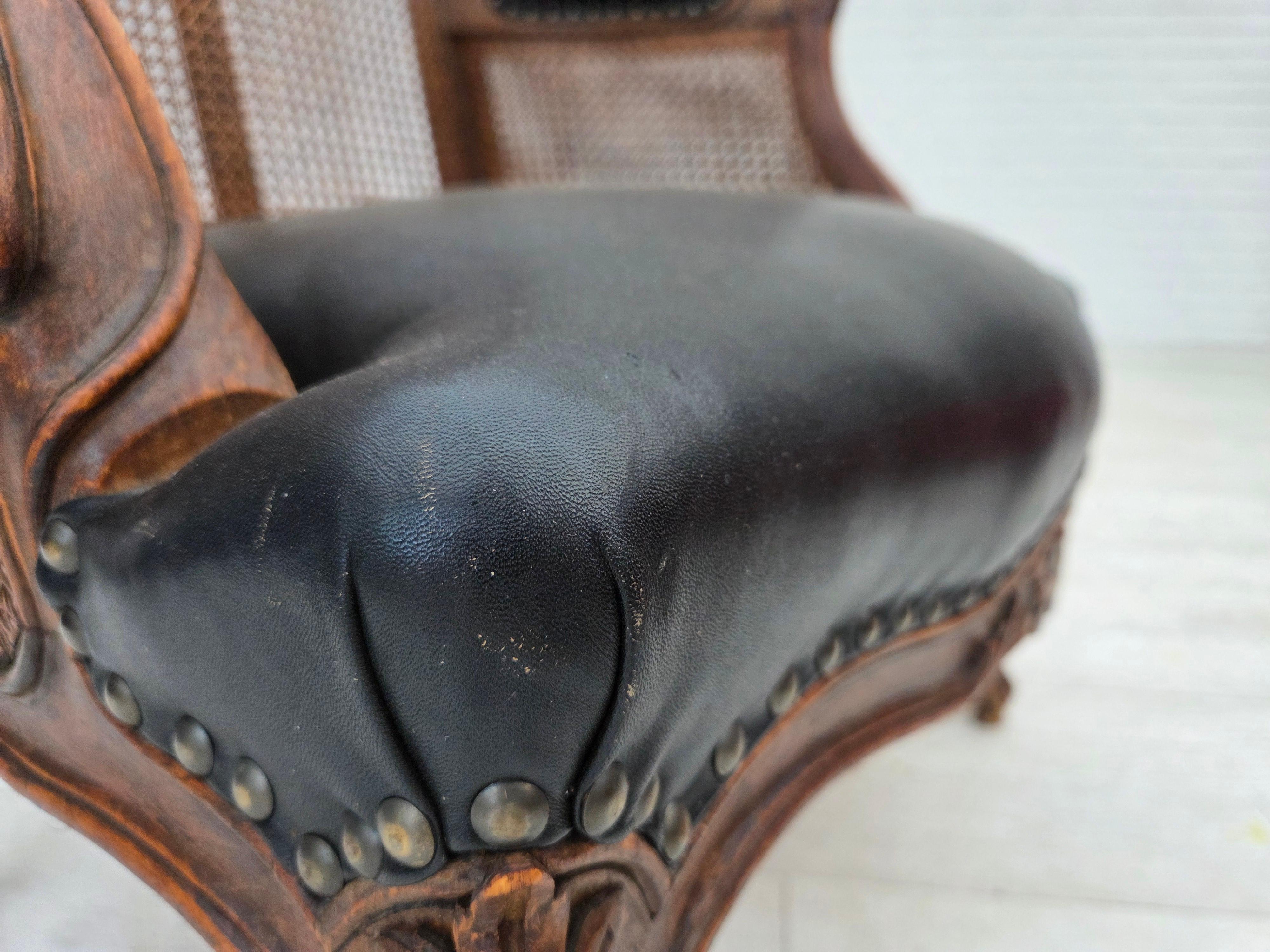 Años 30, sillón danés, cuero, madera de fresno, malla para muebles, retapizado. en venta 2