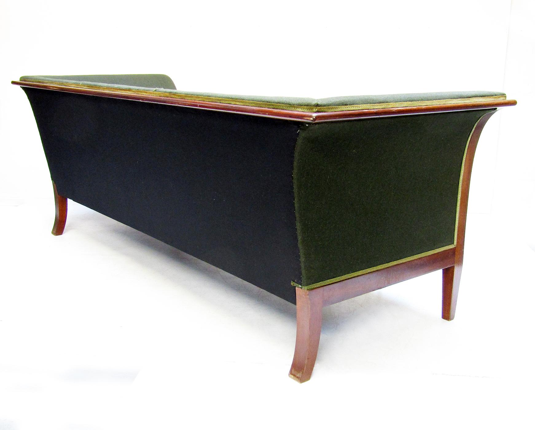 1930s Danish Art Deco 3-Seater Sofa by Frits Henningsen in Cuban Mahogany In Good Condition In Shepperton, Surrey