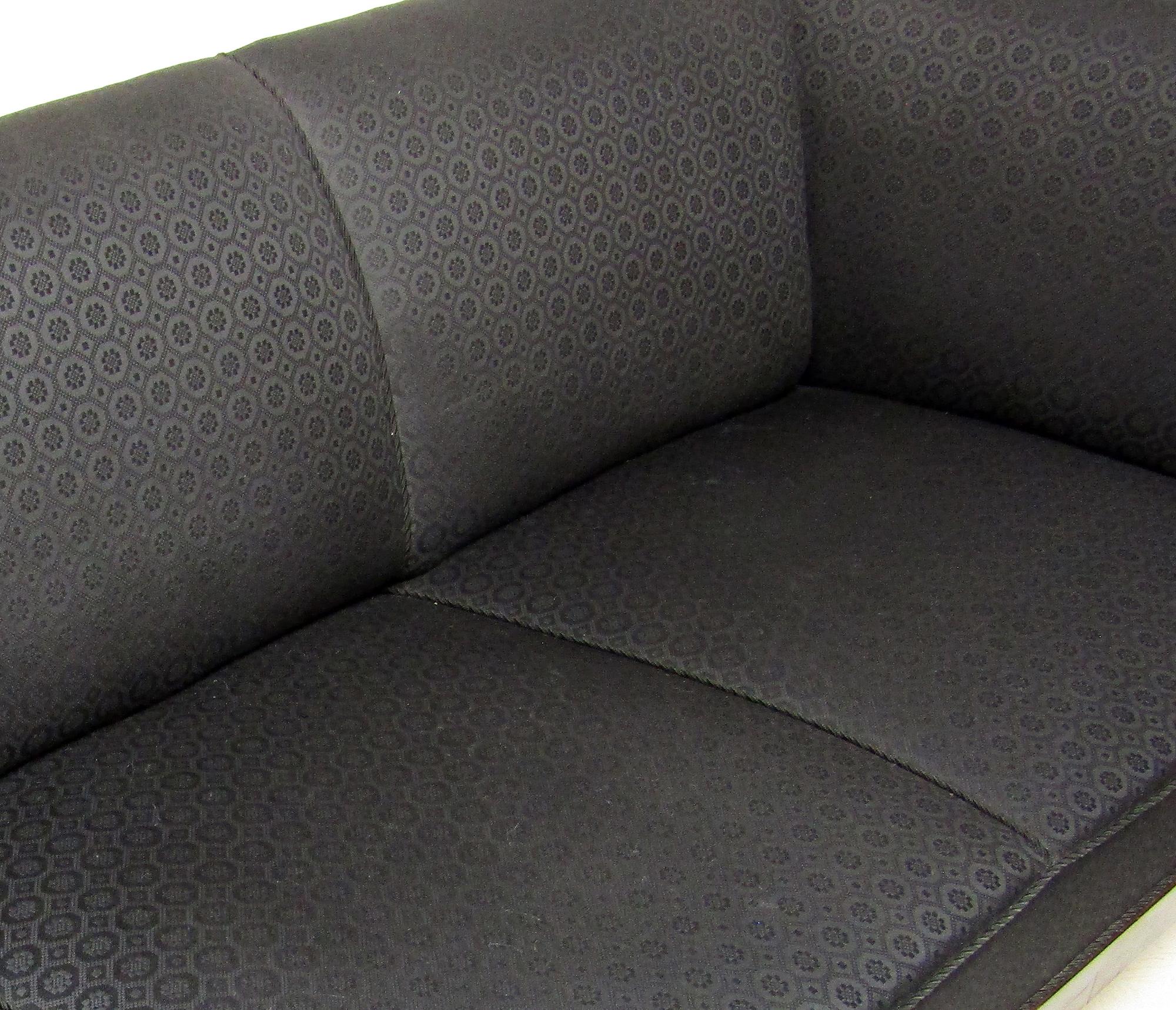 1930er Jahre Dänisches Art Deco 3-Sitzer Sofa in Mahagoni von Frits Henningsen im Angebot 4