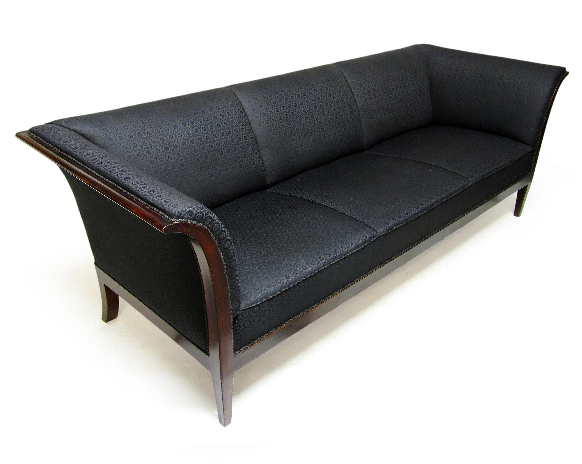 1930er Jahre Dänisches Art Deco 3-Sitzer Sofa in Mahagoni von Frits Henningsen im Angebot 5
