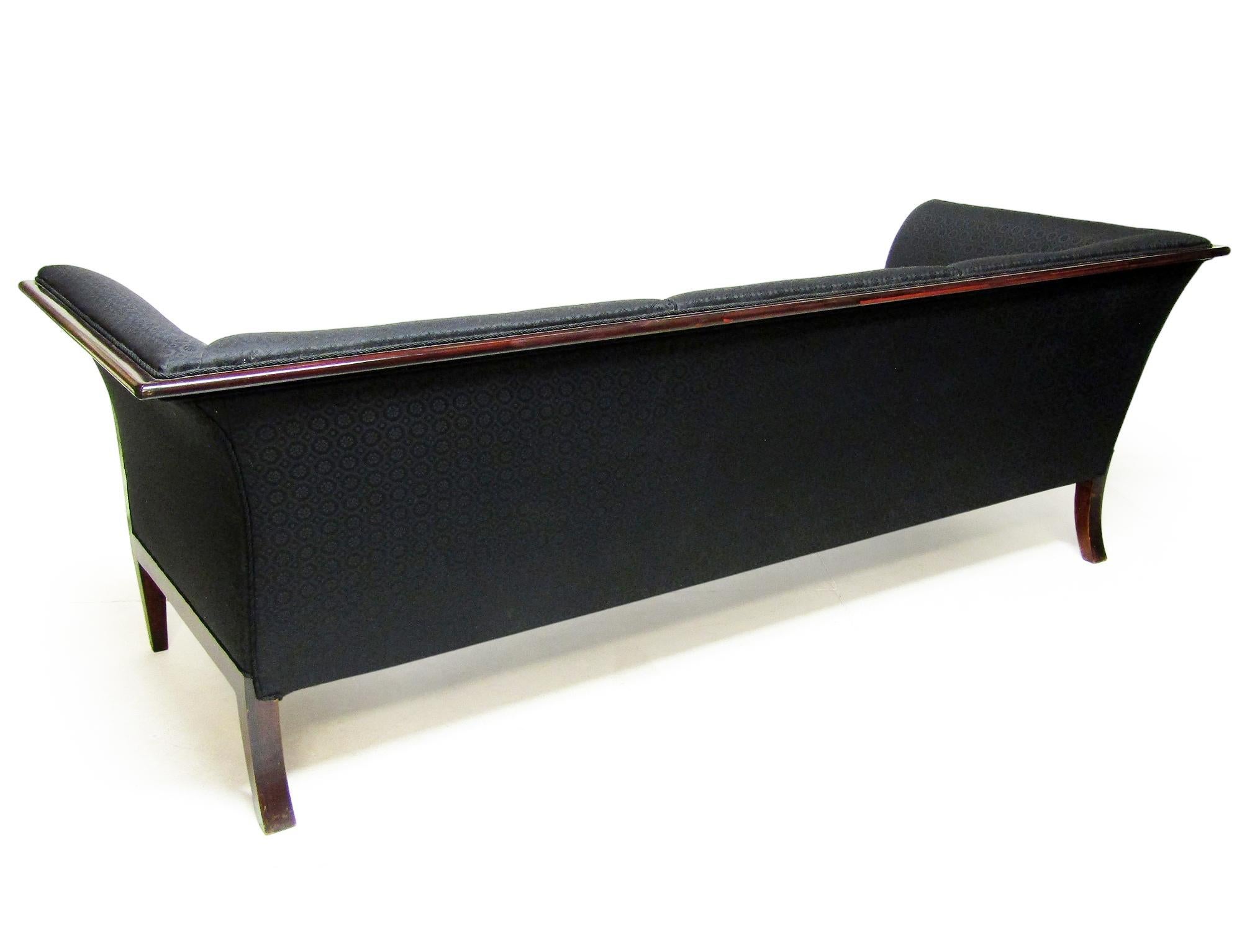 1930er Jahre Dänisches Art Deco 3-Sitzer Sofa in Mahagoni von Frits Henningsen (Art déco) im Angebot