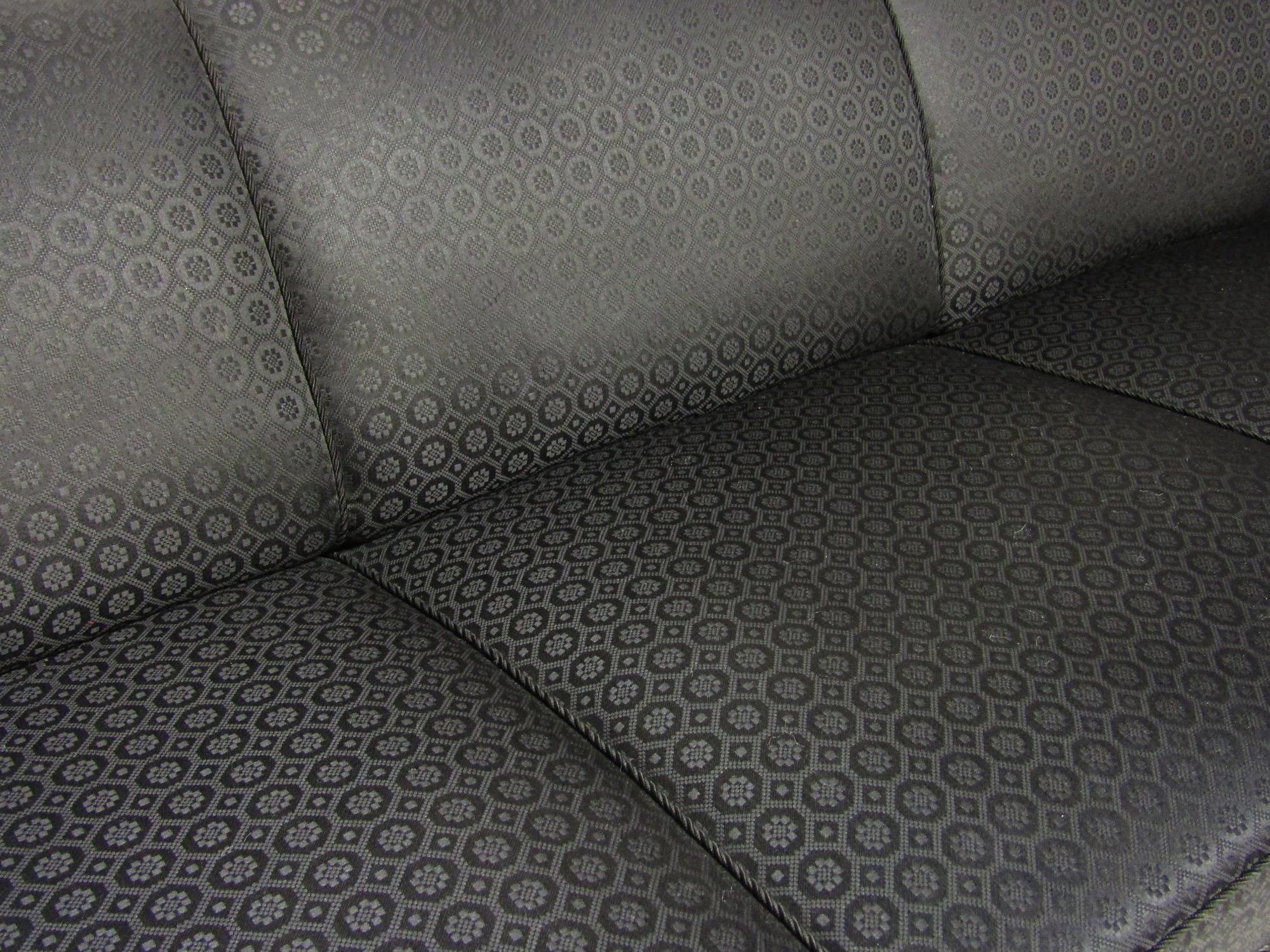 1930er Jahre Dänisches Art Deco 3-Sitzer Sofa in Mahagoni von Frits Henningsen (20. Jahrhundert) im Angebot