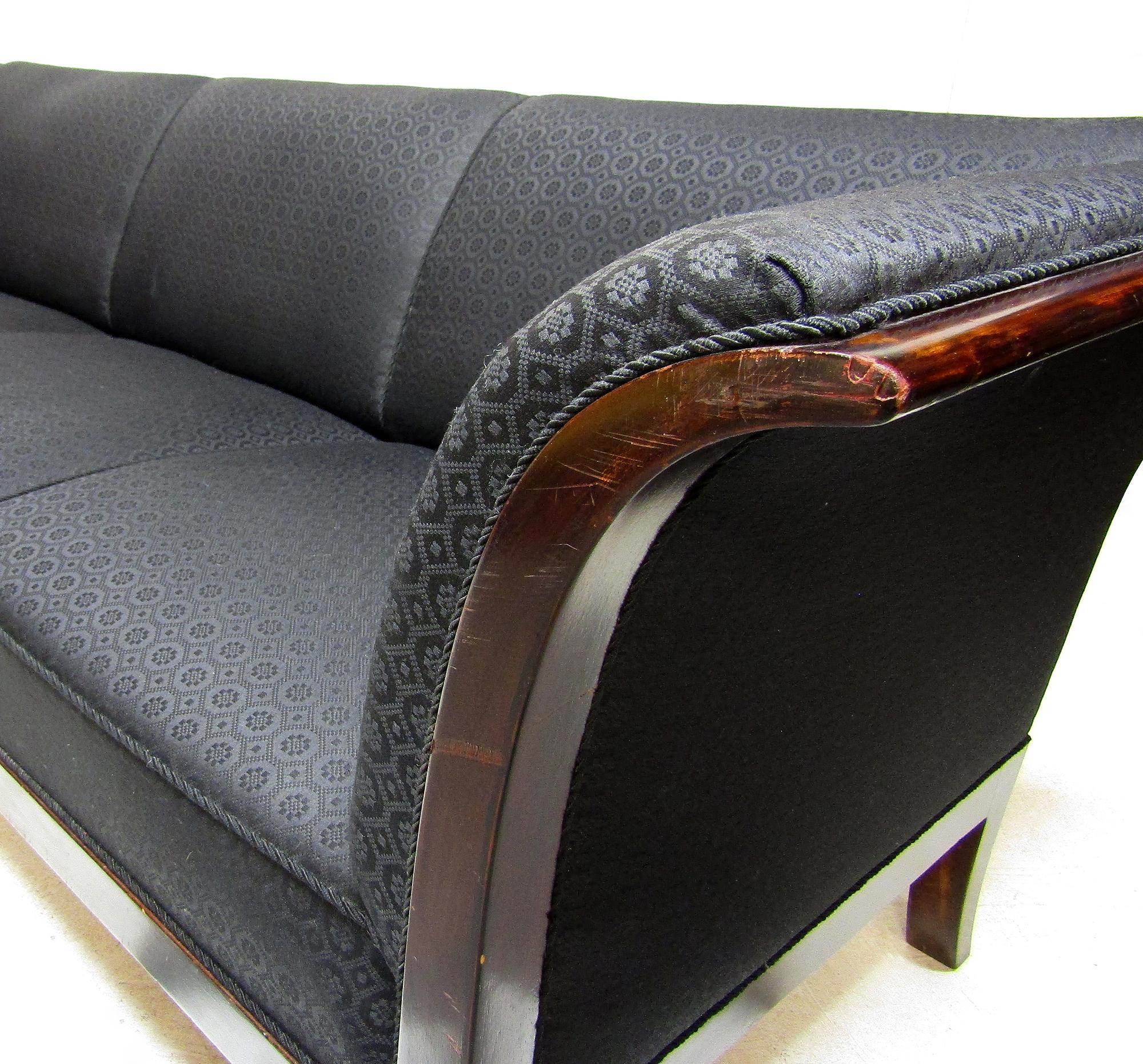 1930er Jahre Dänisches Art Deco 3-Sitzer Sofa in Mahagoni von Frits Henningsen im Angebot 1