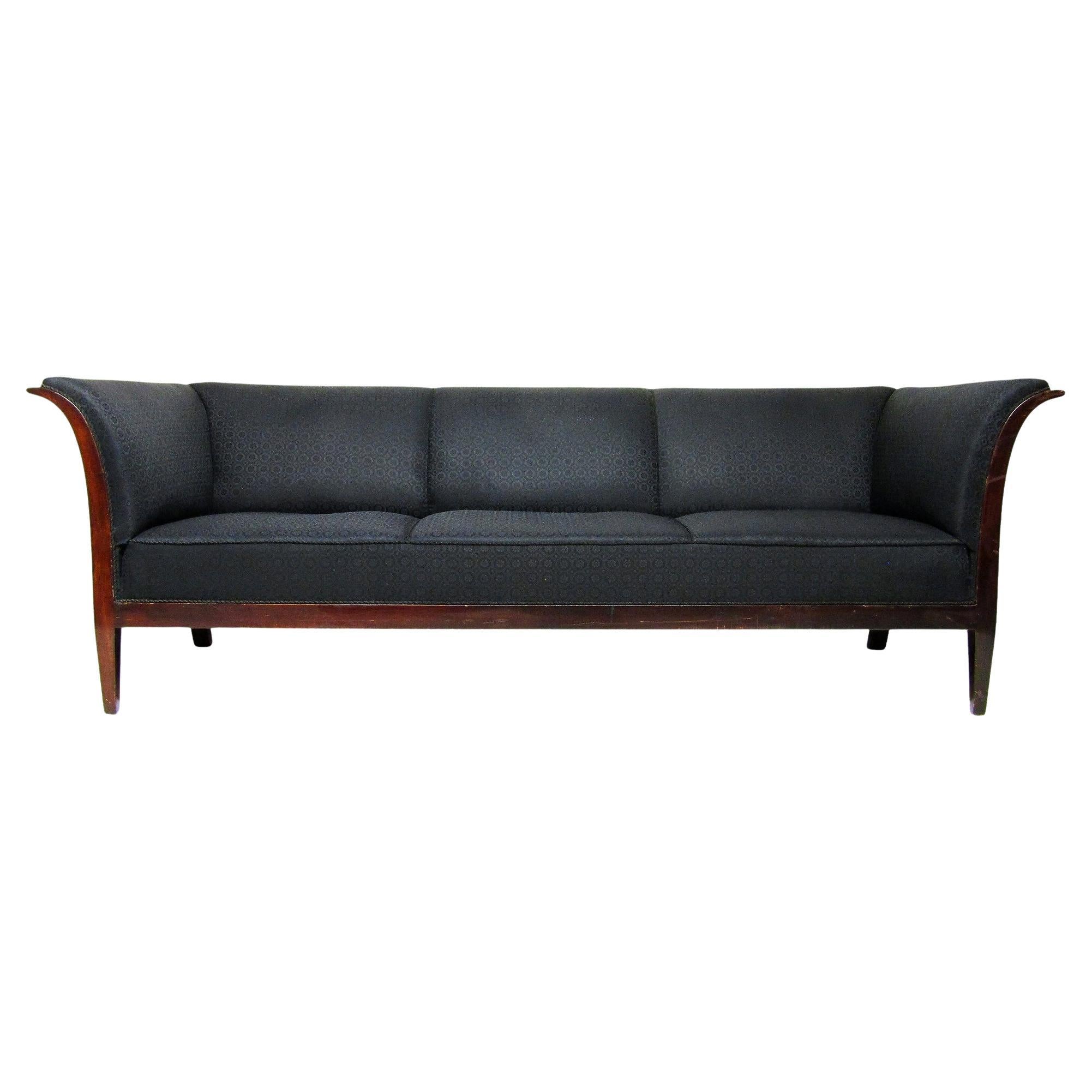 1930er Jahre Dänisches Art Deco 3-Sitzer Sofa in Mahagoni von Frits Henningsen im Angebot