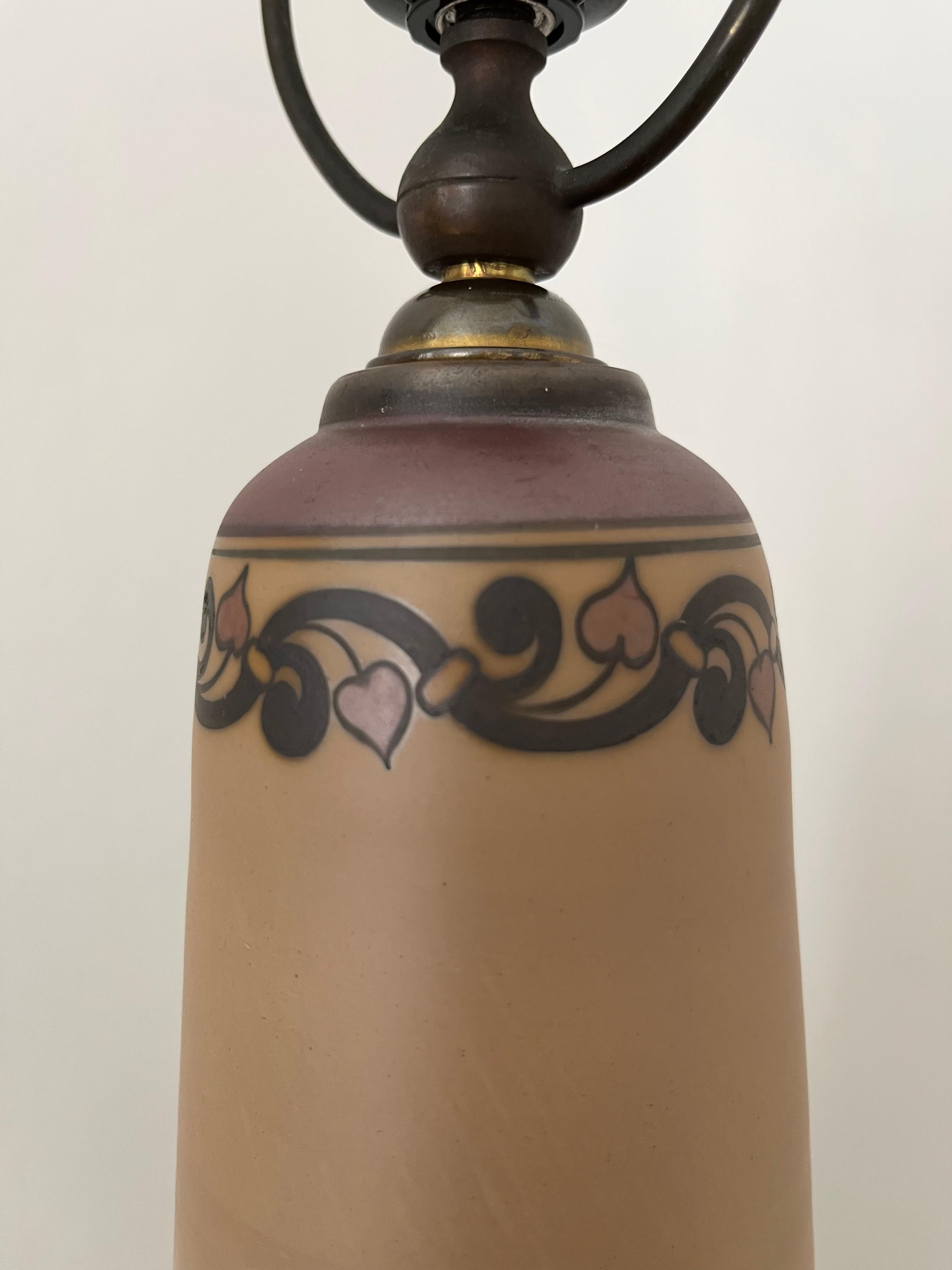 1930s Danish art nouveau ceramic hand decorated table lamp by L. Hjort In Good Condition For Sale In Frederiksberg C, DK