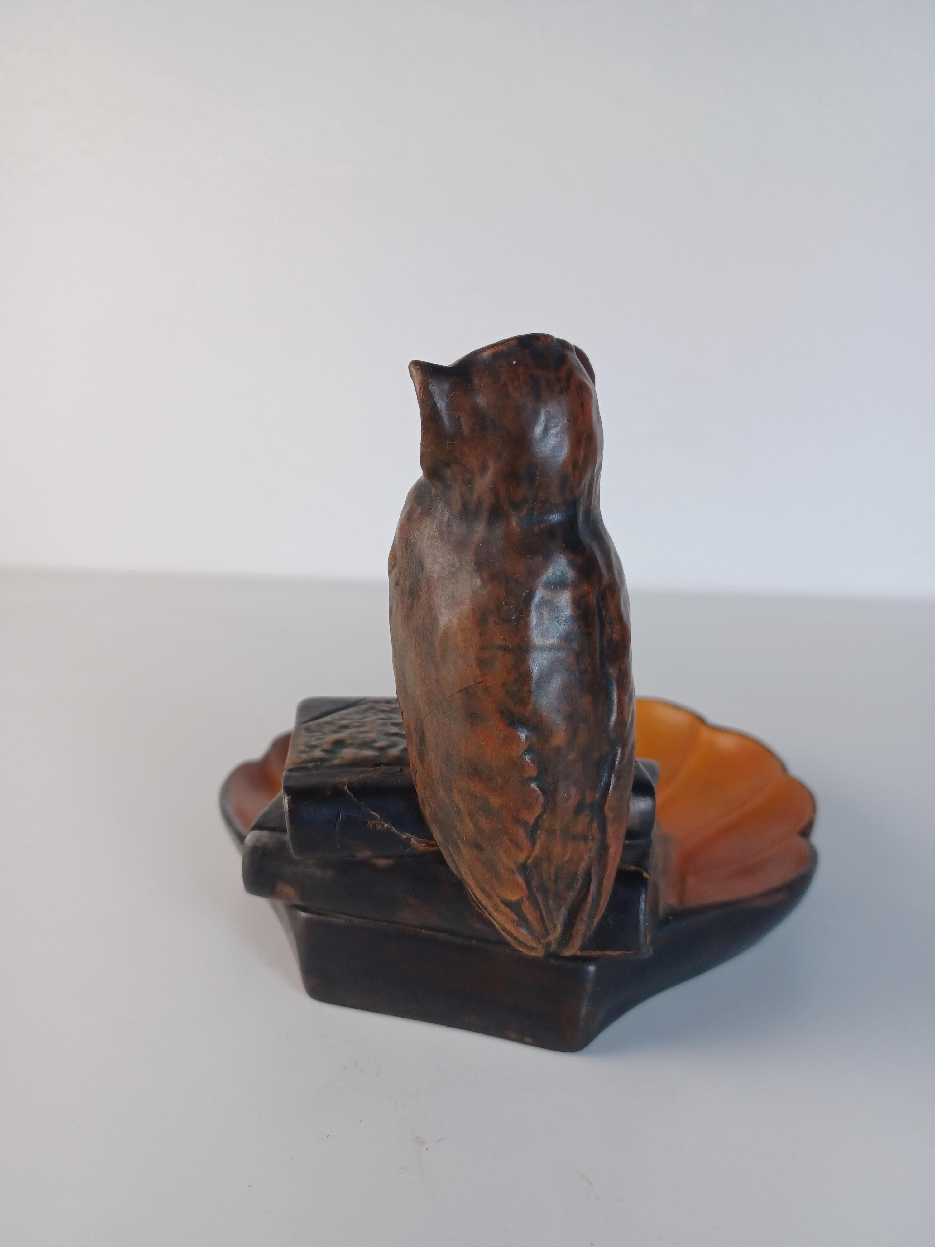 Fatto a mano Ciotola gufo artigianale Art Nouveau danese degli anni '30 - Vassoio per cenere di P. Ipsen Enke in vendita