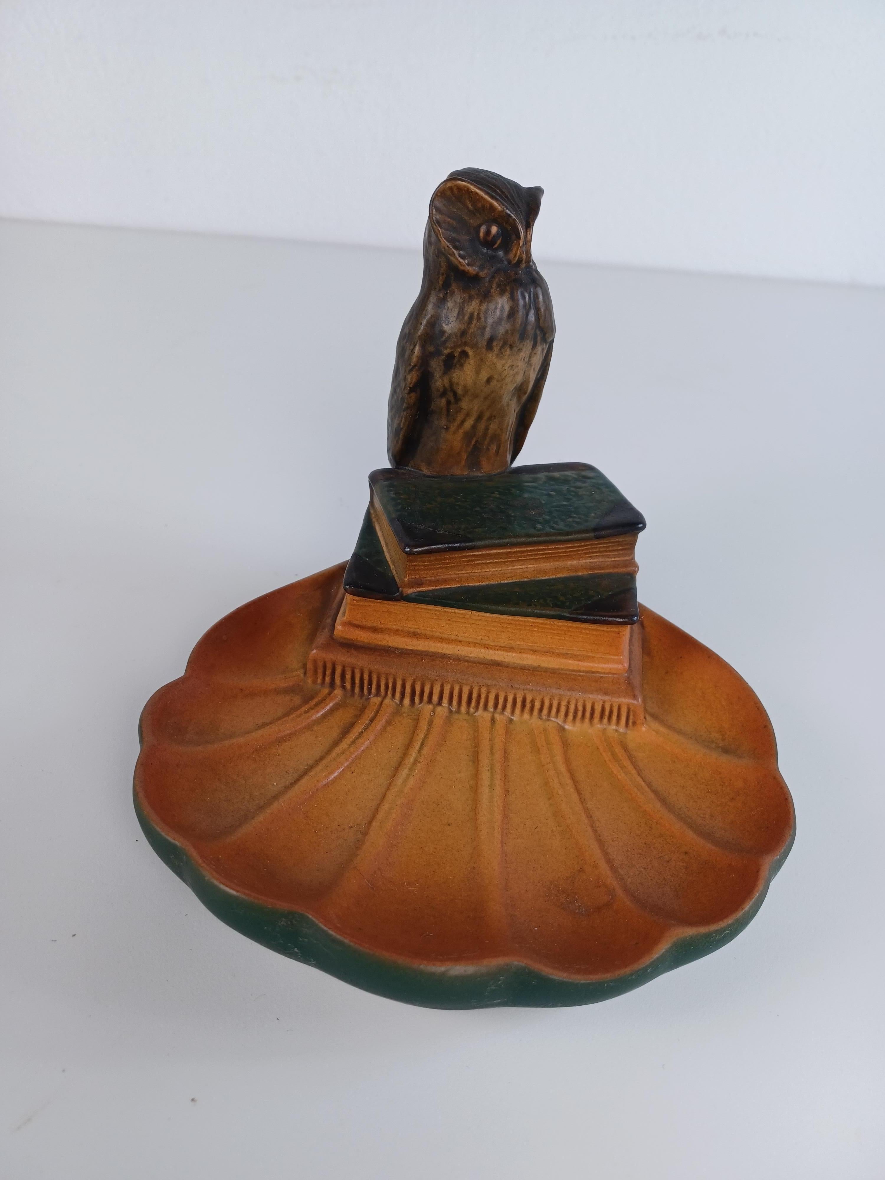 Milieu du XXe siècle Bol à hibou Art nouveau danois fabriqué à la main des années 1930 - Plateau à frêne de P. Ipsens Enke en vente