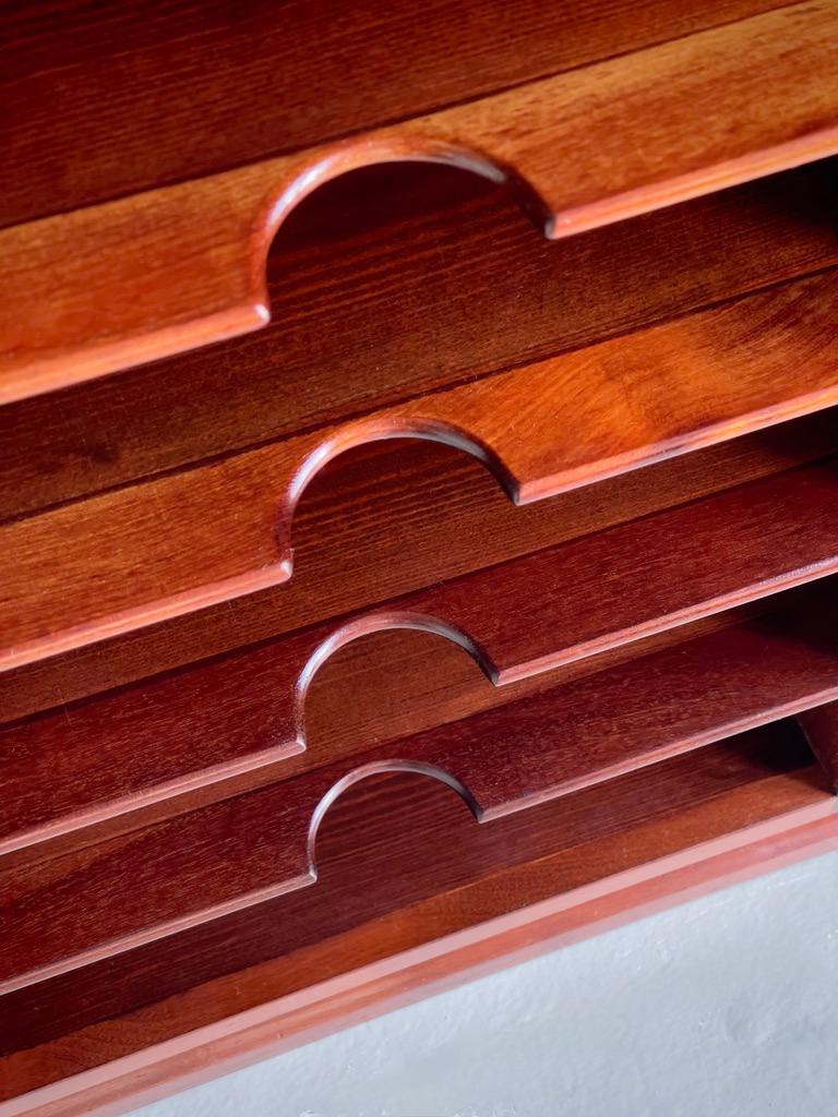 Mid-20th Century 1930s Danish Cabinet Maker Magazine holder crafted in lacquered hardwood. For Sale