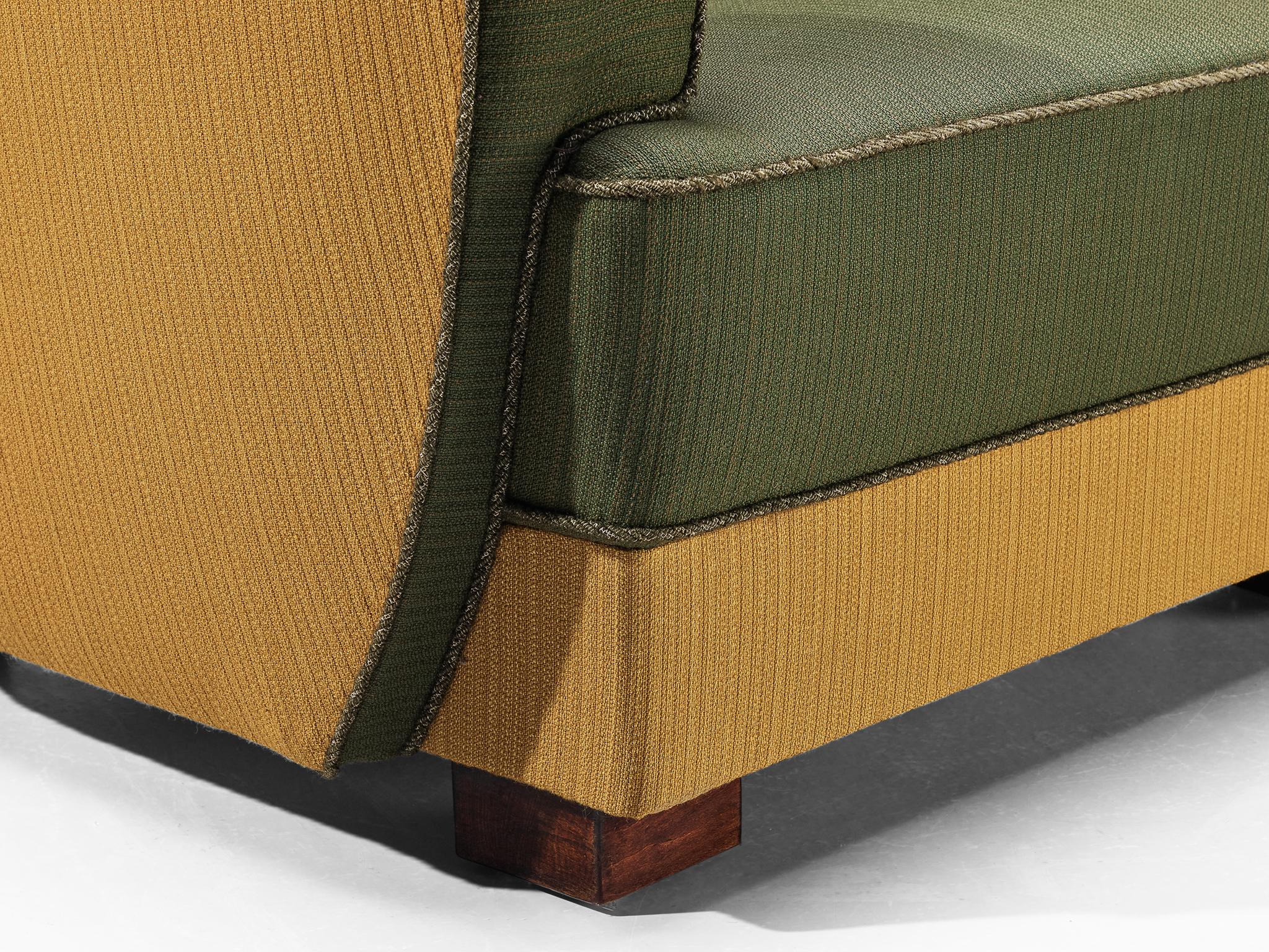 Dänischer dänischer Schreinerstuhl Easy Chair mit grünem und gelbem Originalstoff, 1930er Jahre im Angebot 1