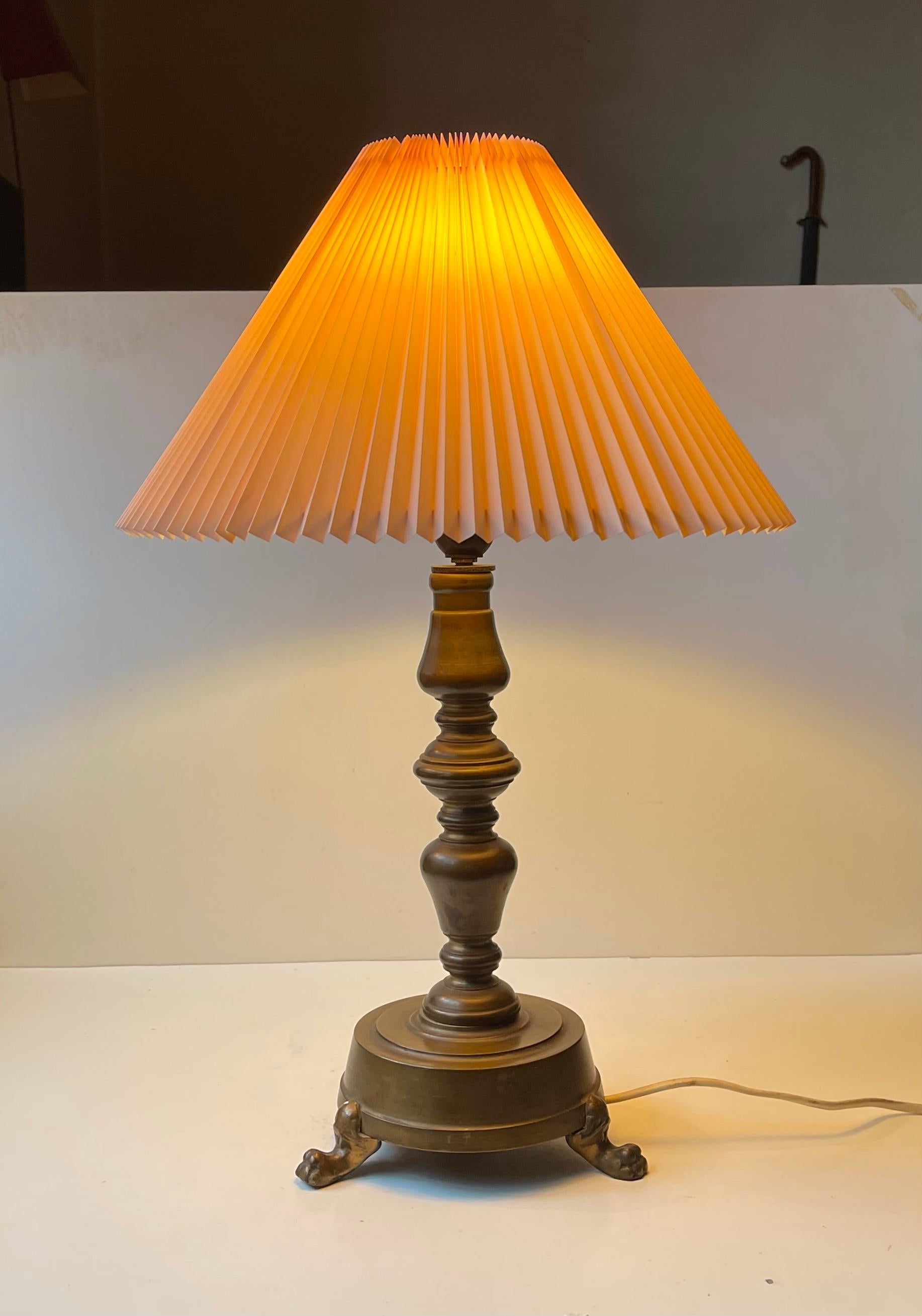 20th Century 1930s Danish Lion Paw Bronze Table Lamp with Pink Shade For Sale