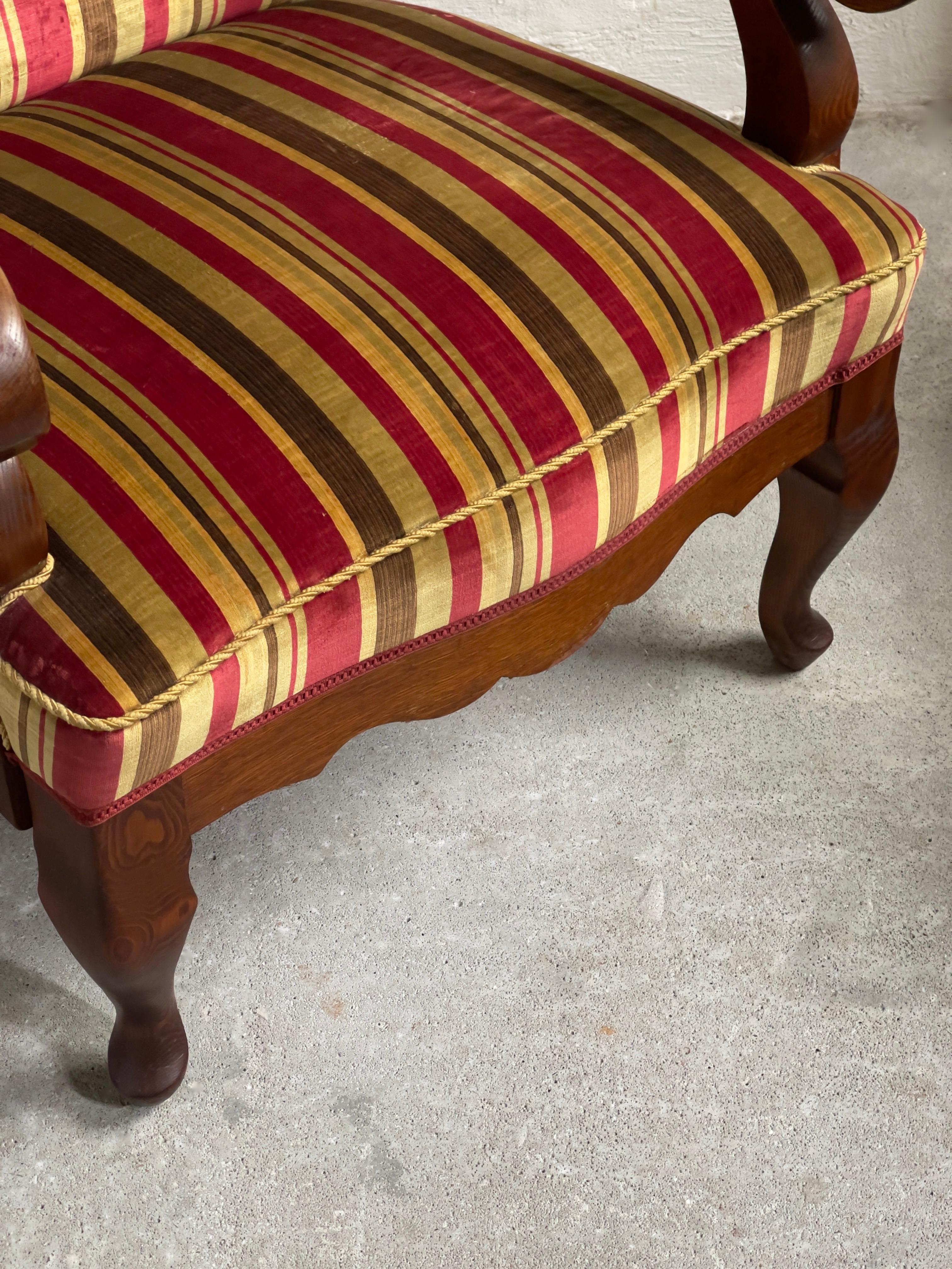 1930s Danish Modern Lounge Chair in Solid Oak and Striped Velvet Upholstery  For Sale 7