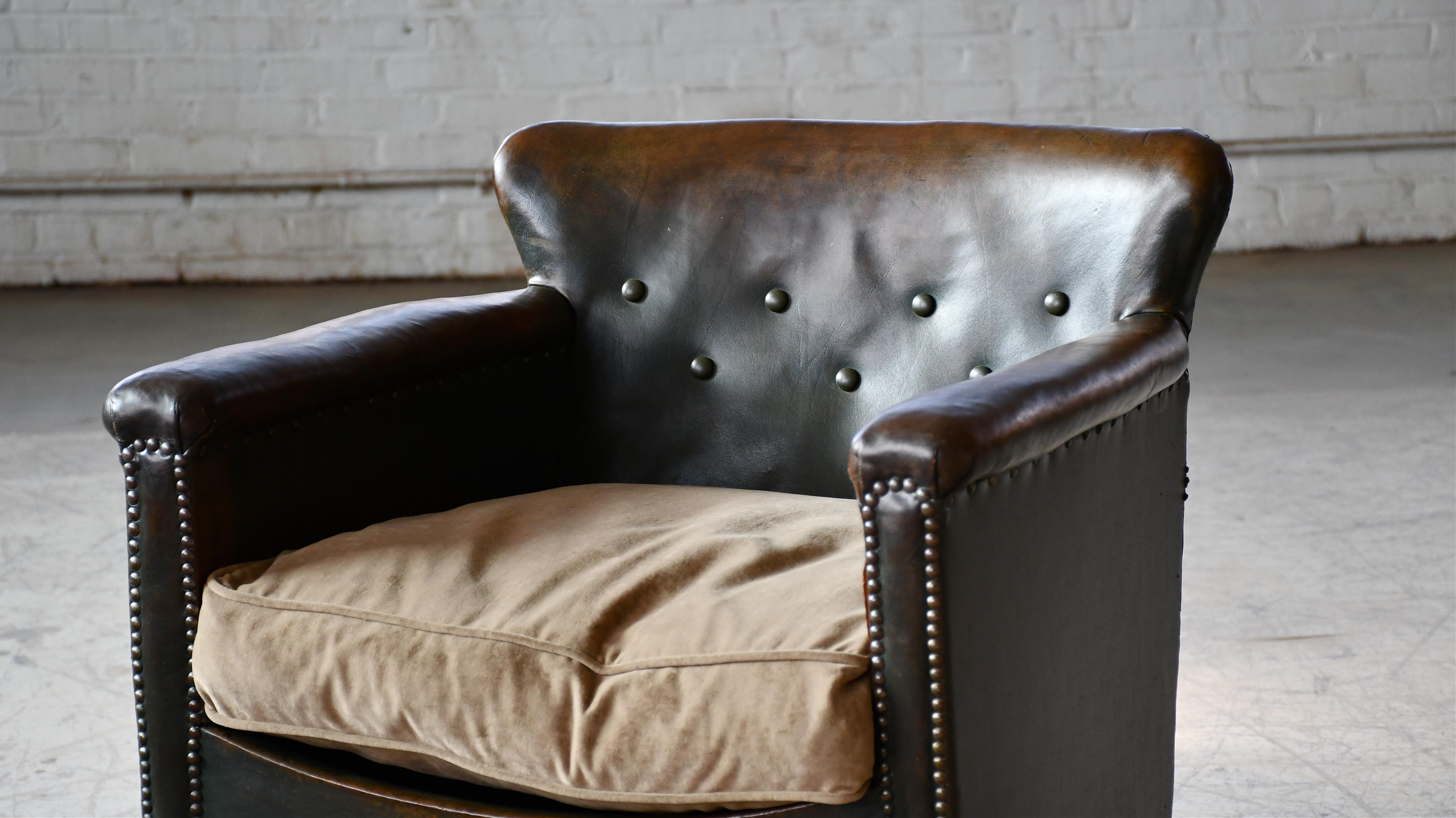 1930s Danish Small Club or Library Chair in Dark Green Leather In Fair Condition For Sale In Bridgeport, CT