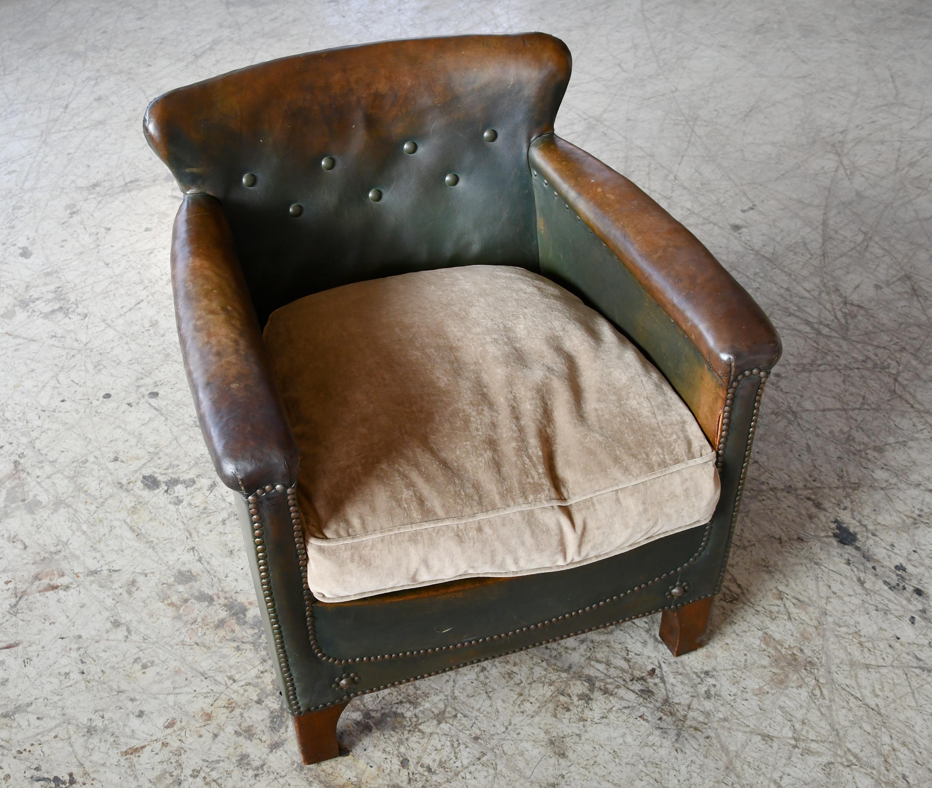 1930s Danish Small Club or Library Chair in Dark Green Leather For Sale 3