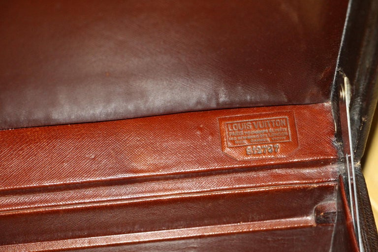1930's Dark Brown Louis Vuitton Suitcase,  Louis Vuitton Trunk For Sale 9