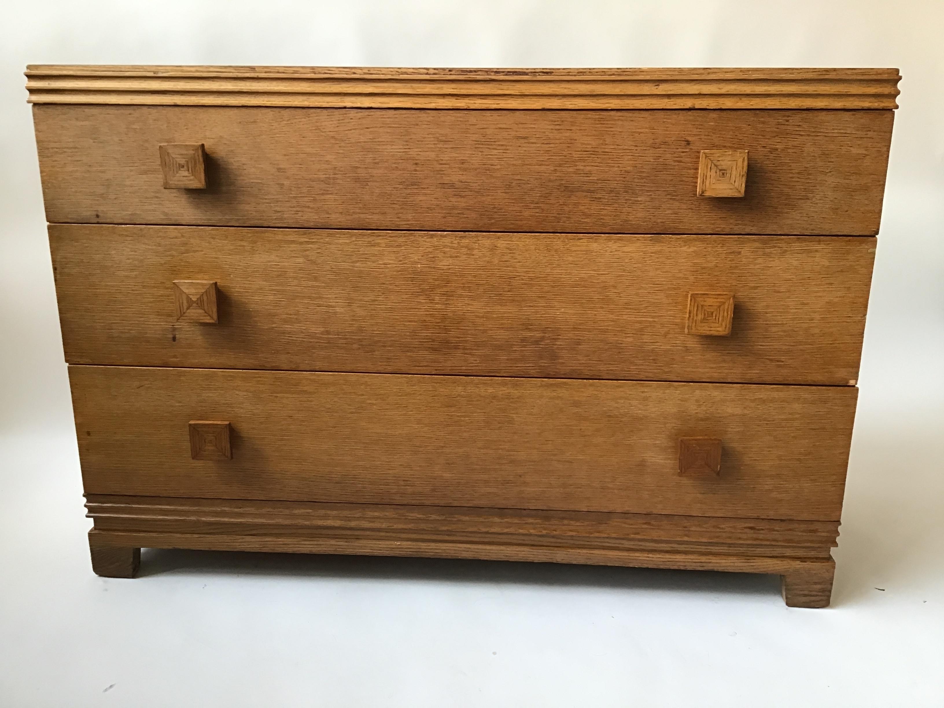 1930s Deco Chest In Good Condition In Tarrytown, NY