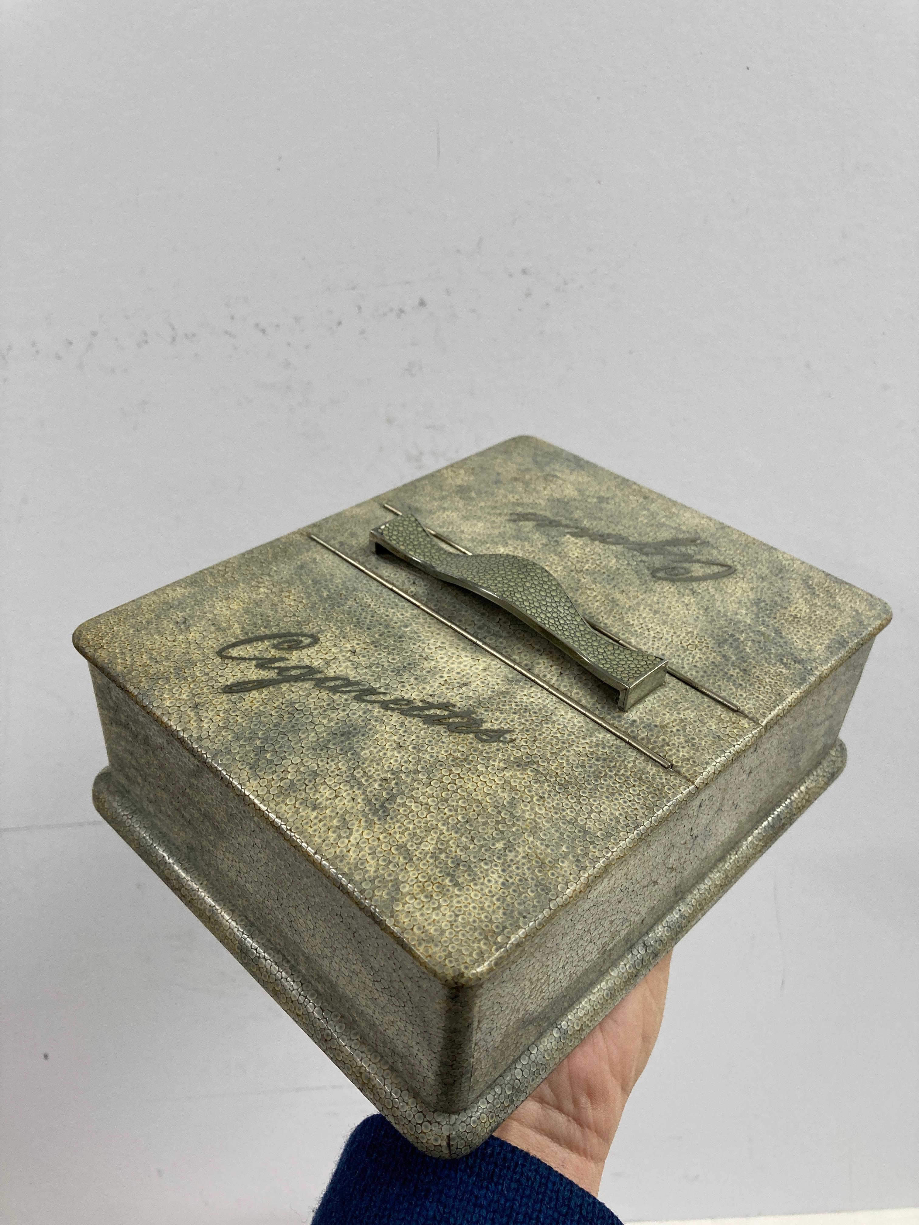 1930's  caja de cigarrillos decorativa en venta 7