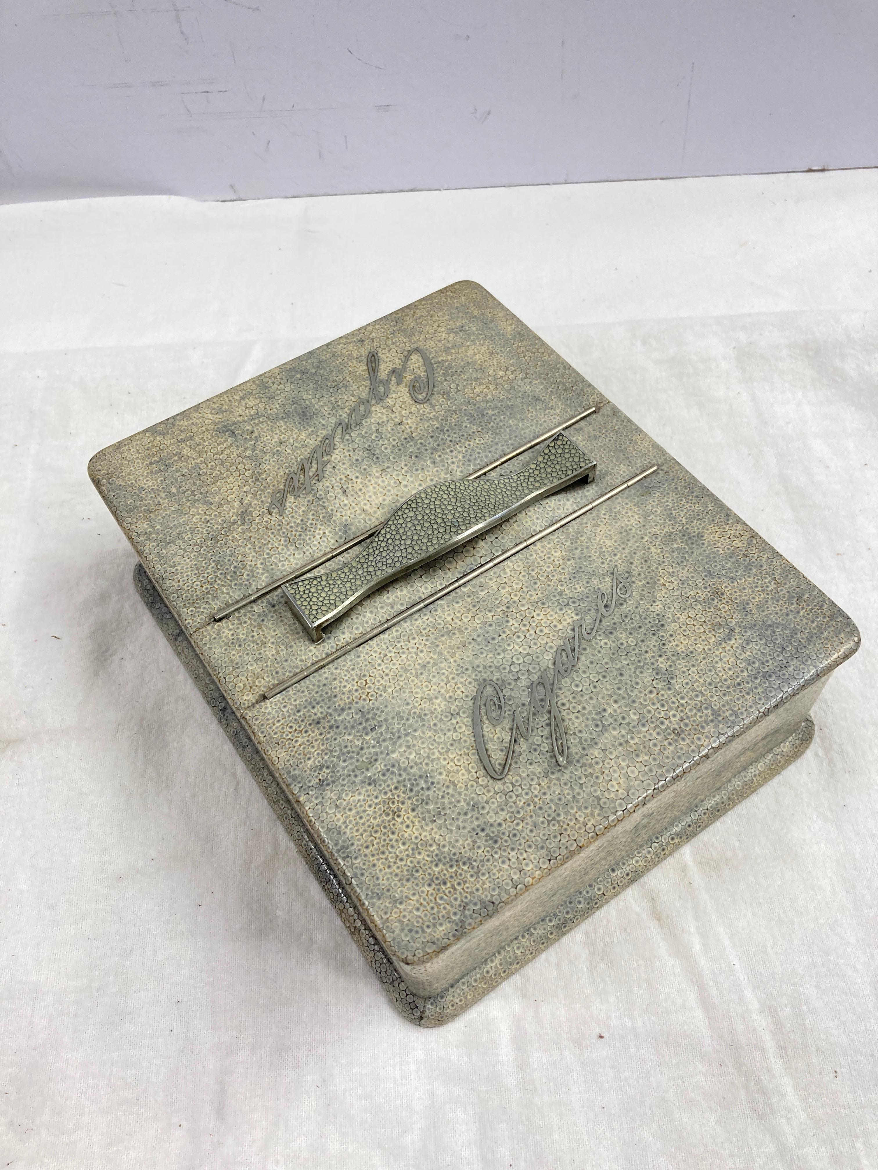 1930's  caja de cigarrillos decorativa en venta 3